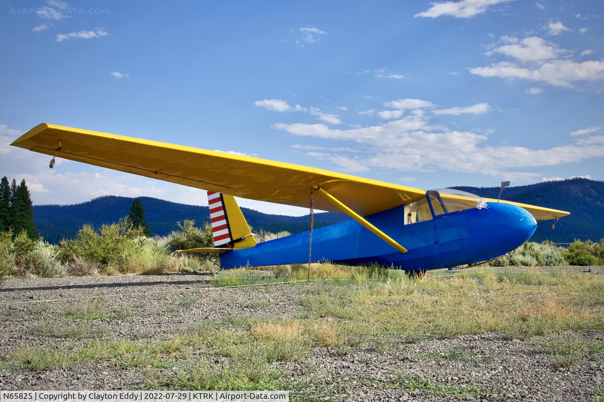 N65825, 1973 Schweizer SGS 2-33A C/N 305, Truckee airport in California 2022.