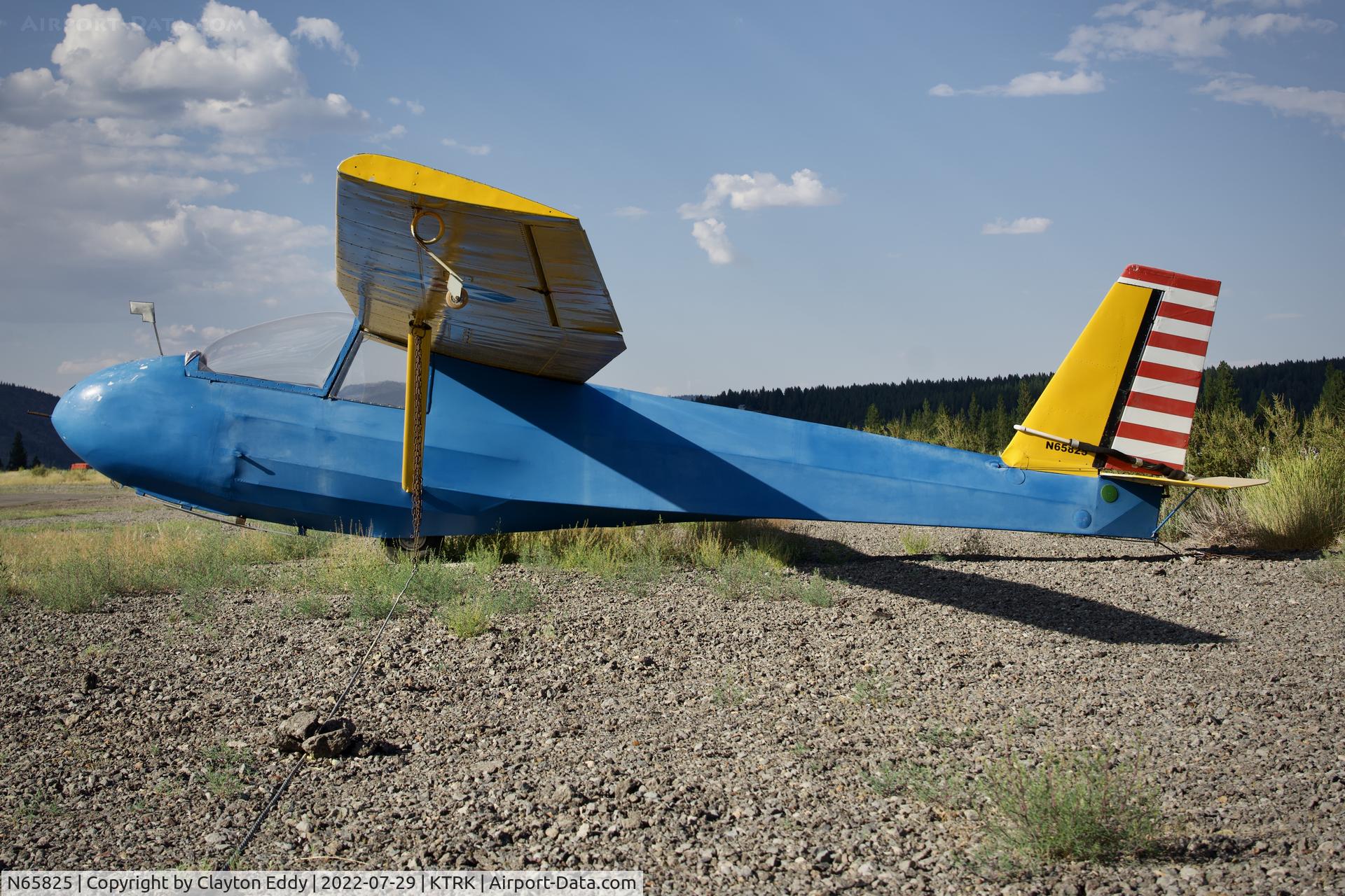 N65825, 1973 Schweizer SGS 2-33A C/N 305, Truckee airport in California 2022.