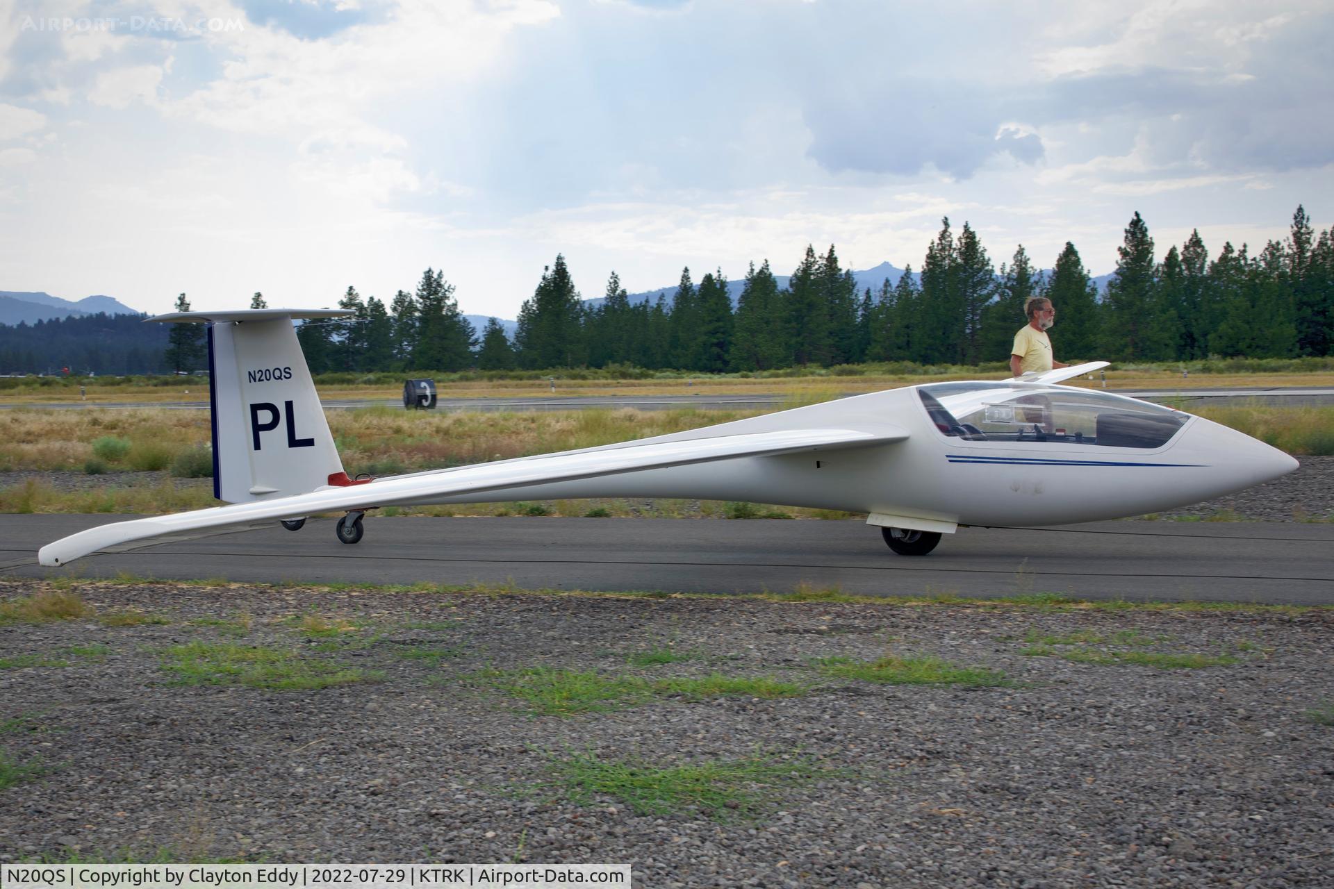 N20QS, 1983 Schleicher ASW-20C C/N 20705, Truckee airport in California 2022.