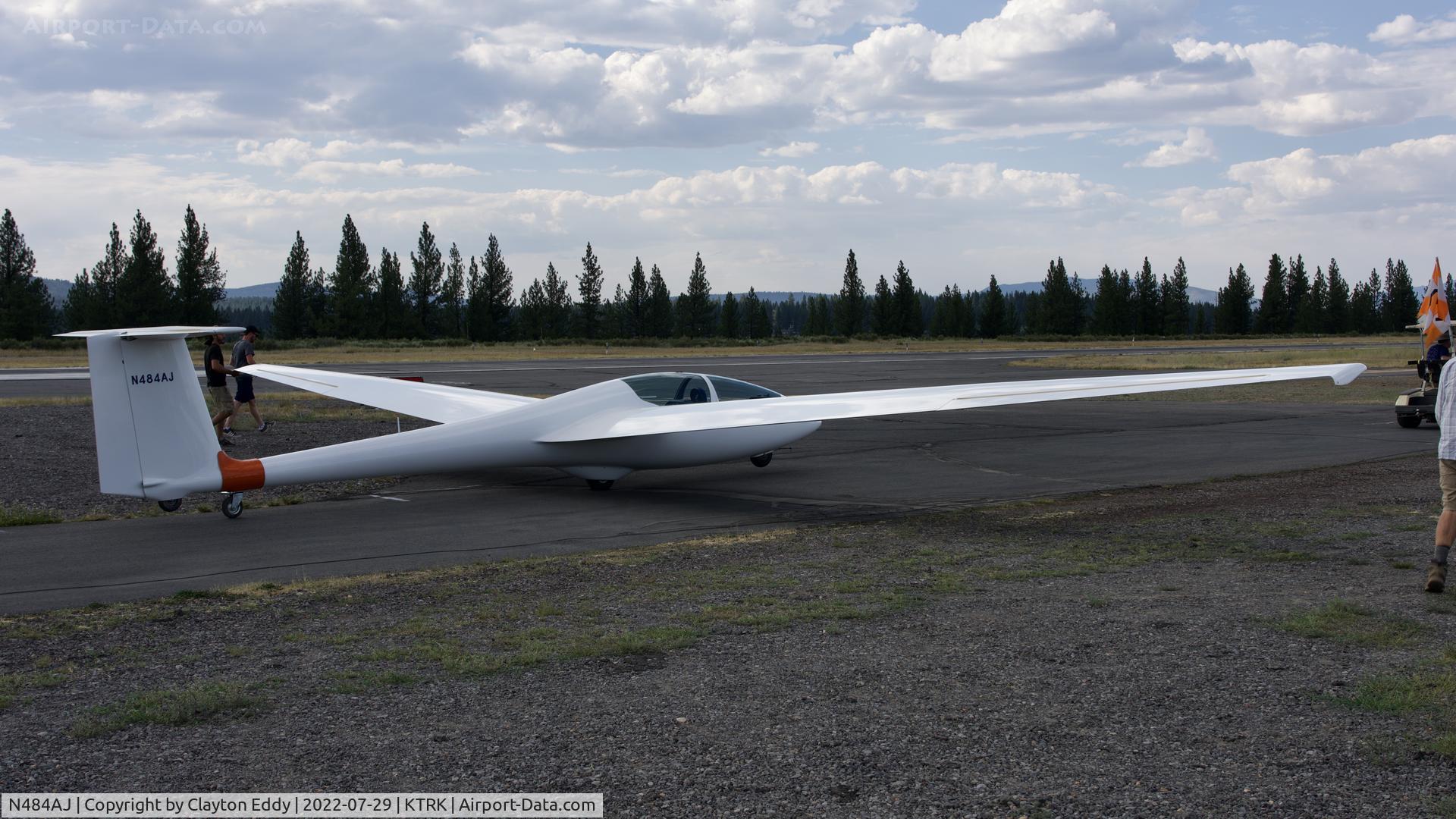 N484AJ, 2013 Alexander Schleicher GMBH & Co. ASK 21 C/N 21898, Truckee airport in California 2022.