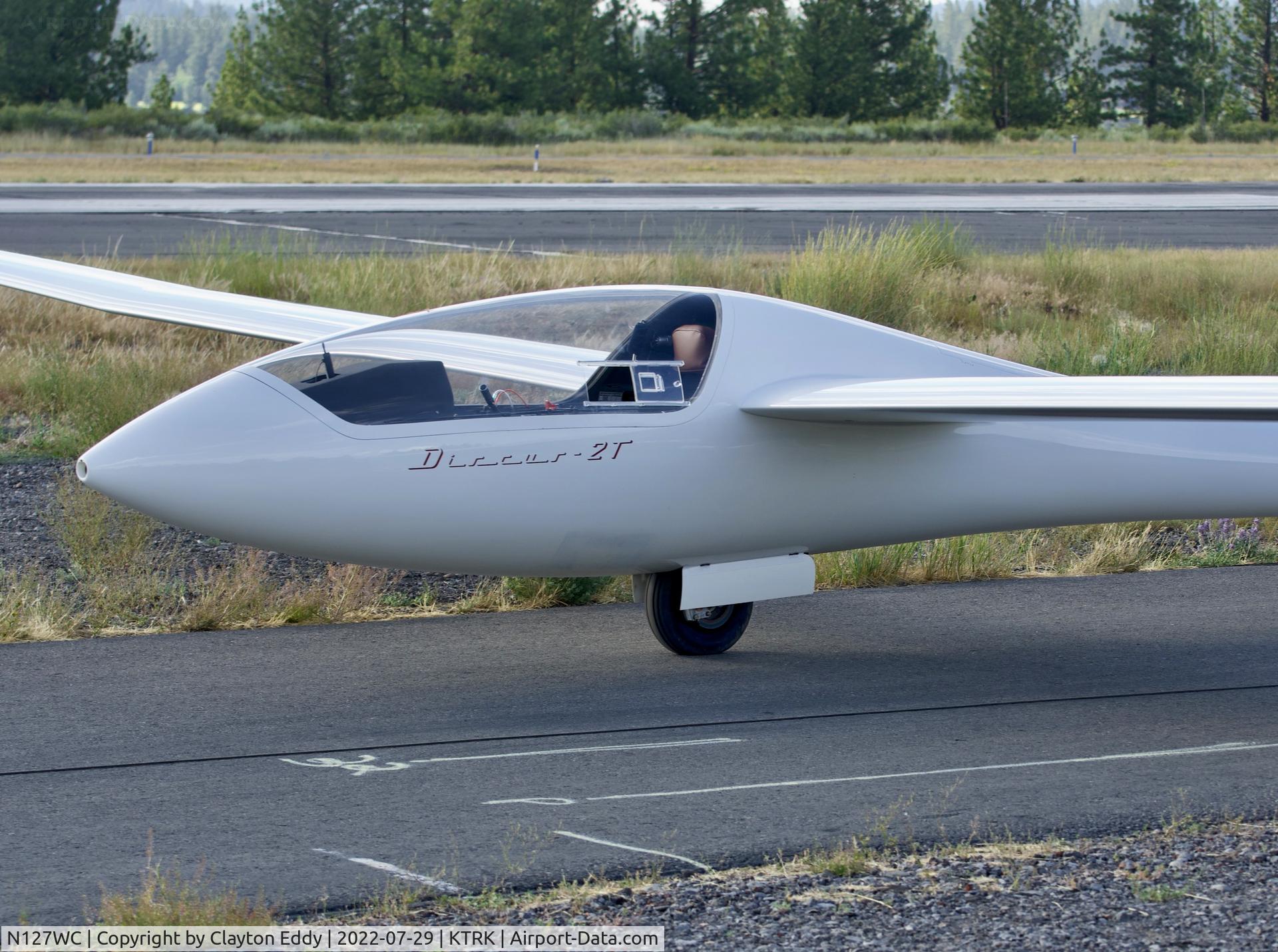 N127WC, 2002 Schempp-Hirth Discus 2T C/N 19, Truckee airport in California 2022.