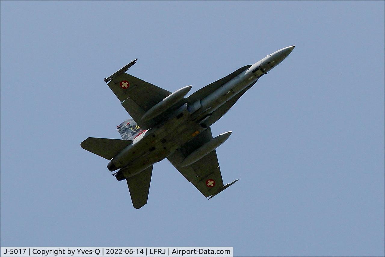 J-5017, McDonnell Douglas F/A-18C Hornet C/N 1365/SFC017, McDonnell Douglas FA-18C Hornet, Take off rwy 25, Landivisiau naval air base (LFRJ) Ocean Hit 22