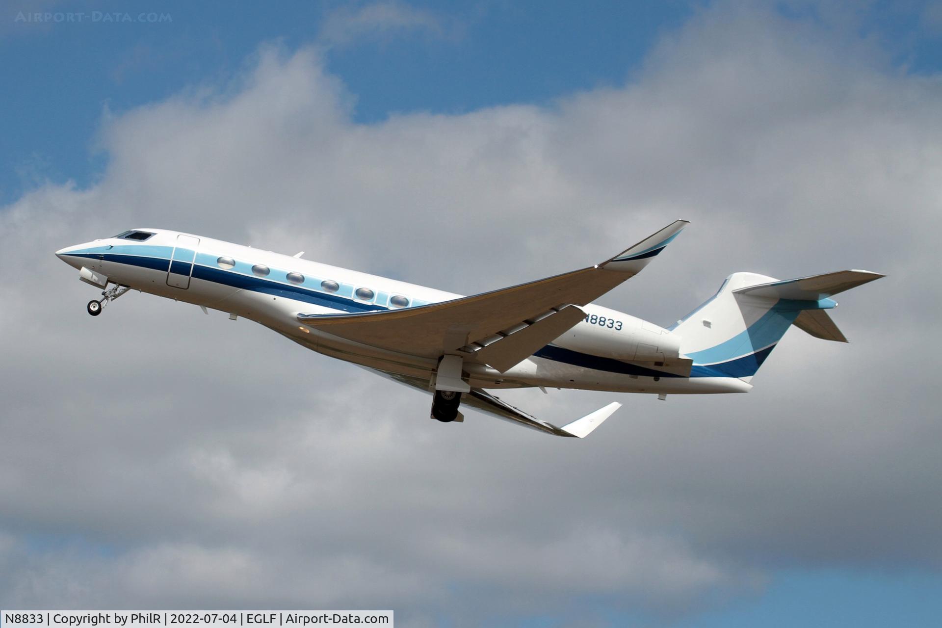 N8833, 2013 Gulfstream Aerospace G650 (G-VI) C/N 6059, Gulfstream GVI lifting off from Farnborough