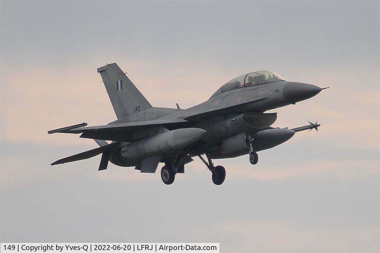 149, 1988 General Dynamics F-16D Fighting Falcon C/N 2Z-6, General Dynamics F-16D Fighting Falcon, Short approach rwy 07, Landivisiau naval air base (LFRJ) Ocean Hit 22