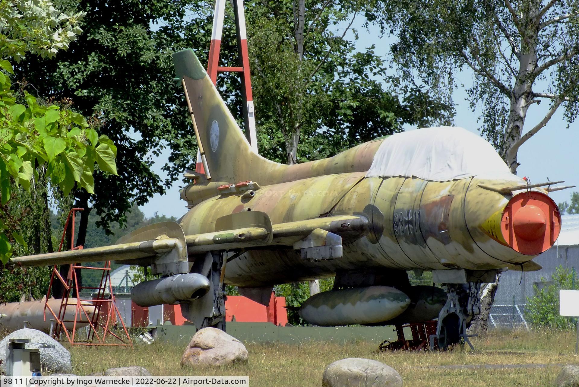 98 11, Sukhoi Su-22UM-3K C/N 17532370810, Sukhoi Su-22UM-3K FITTER-G at the Flugplatzmuseum Cottbus (Cottbus airfield museum)