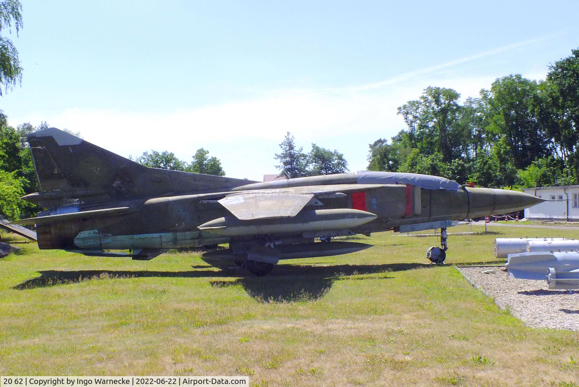 20 62, Mikoyan-Gurevich MiG-23UB C/N A1037901, Mikoyan i Gurevich MiG-23UB FLOGGER-C at the Flugplatzmuseum Cottbus (Cottbus airfield museum)