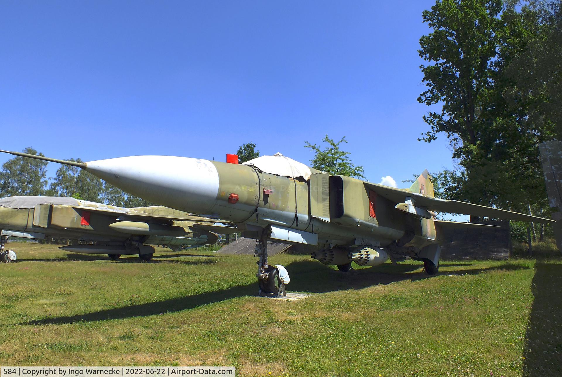 584, 1978 Mikoyan-Gurevich MiG-23MF C/N 03902 13098, Mikoyan i Gurevich MiG-23MF FLOGGER-B at the Flugplatzmuseum Cottbus (Cottbus airfield museum)