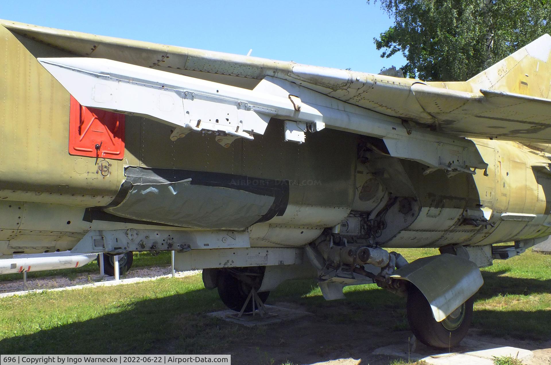 696, 1980 Mikoyan-Gurevich MiG-23BN C/N 0393214212, Mikoyan i Gurevich MiG-23BN FLOGGER-H at the Flugplatzmuseum Cottbus (Cottbus airfield museum)