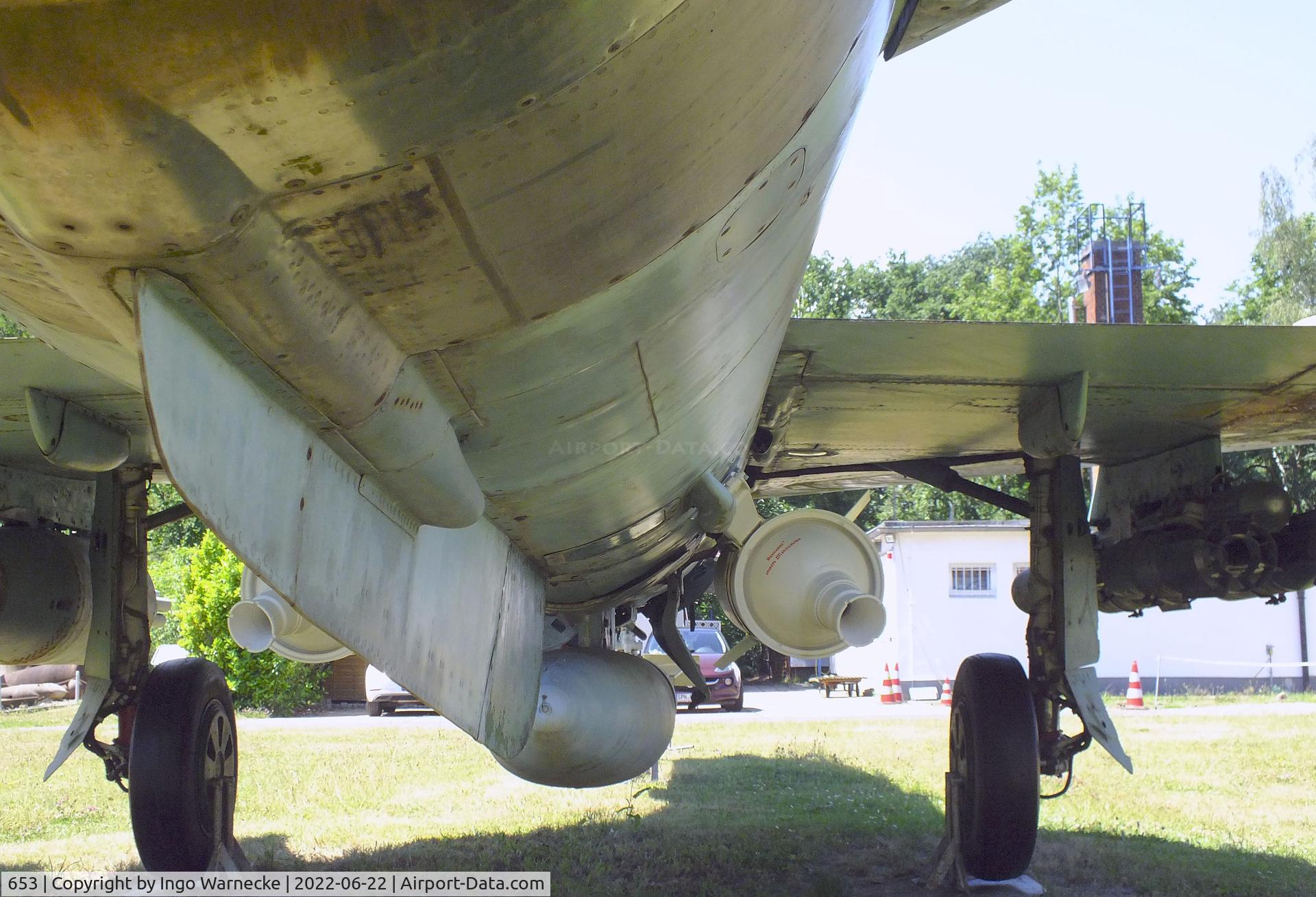 653, 1972 Mikoyan-Gurevich MiG-21MF C/N 5311, Mikoyan i Gurevich MiG-21MF FISHBED-J at the Flugplatzmuseum Cottbus (Cottbus airfield museum)