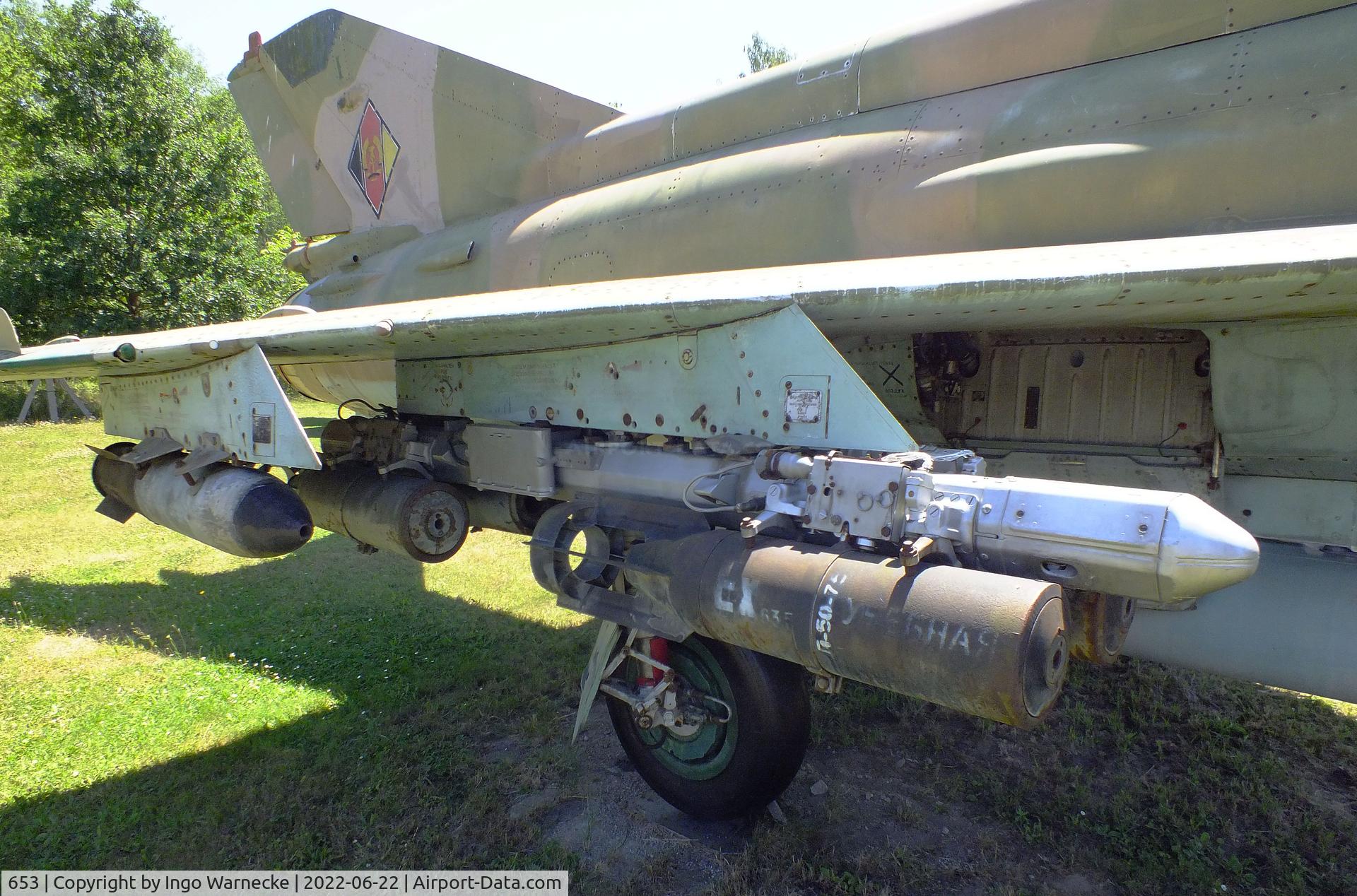 653, 1972 Mikoyan-Gurevich MiG-21MF C/N 5311, Mikoyan i Gurevich MiG-21MF FISHBED-J at the Flugplatzmuseum Cottbus (Cottbus airfield museum)