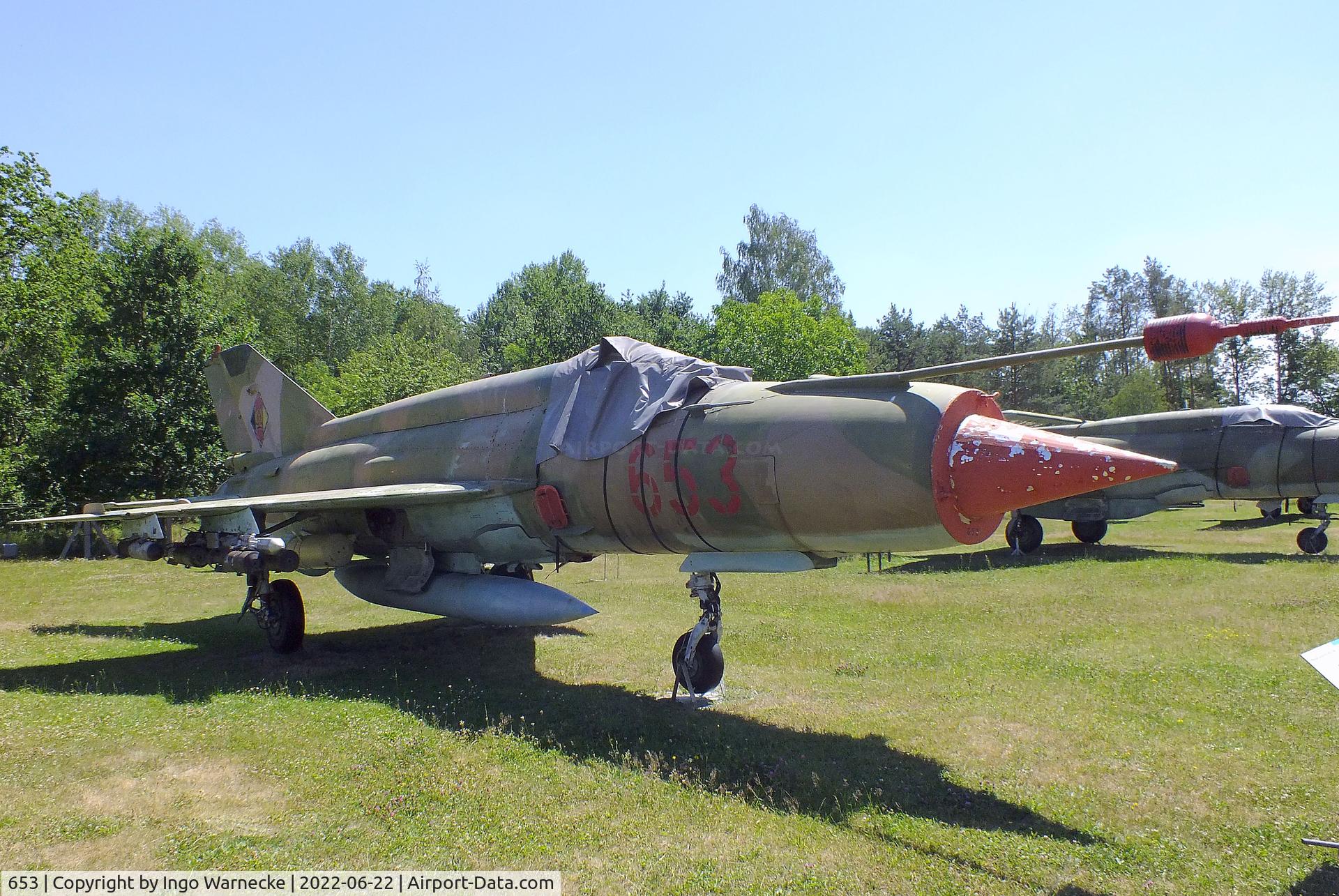 653, 1972 Mikoyan-Gurevich MiG-21MF C/N 5311, Mikoyan i Gurevich MiG-21MF FISHBED-J at the Flugplatzmuseum Cottbus (Cottbus airfield museum)