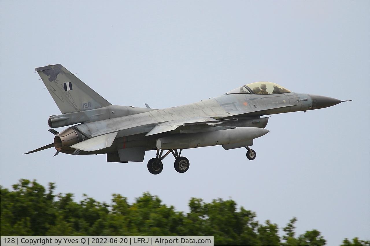 128, 1988 General Dynamics F-16C Fighting Falcon C/N 2Y-19, General Dynamics F-16C Fighting Falcon, On final rwy 07, Landivisiau naval air base (LFRJ) Ocean Hit 22