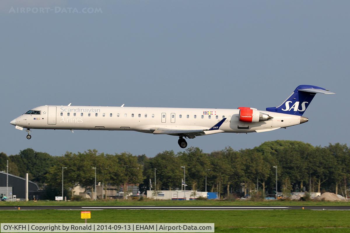 OY-KFH, 2009 Bombardier CRJ-900 (CL-600-2D24) C/N 15240, at spl