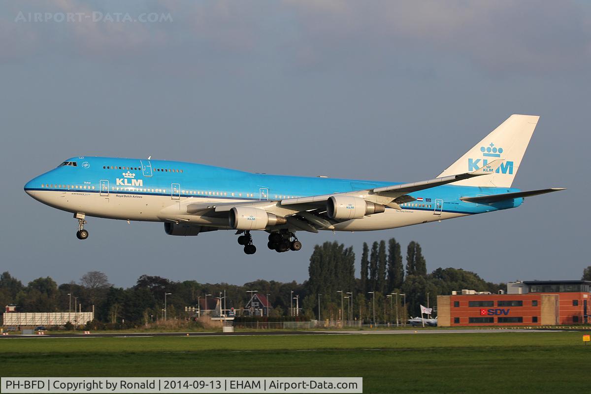 PH-BFD, 1989 Boeing 747-406BC C/N 24001, at spl