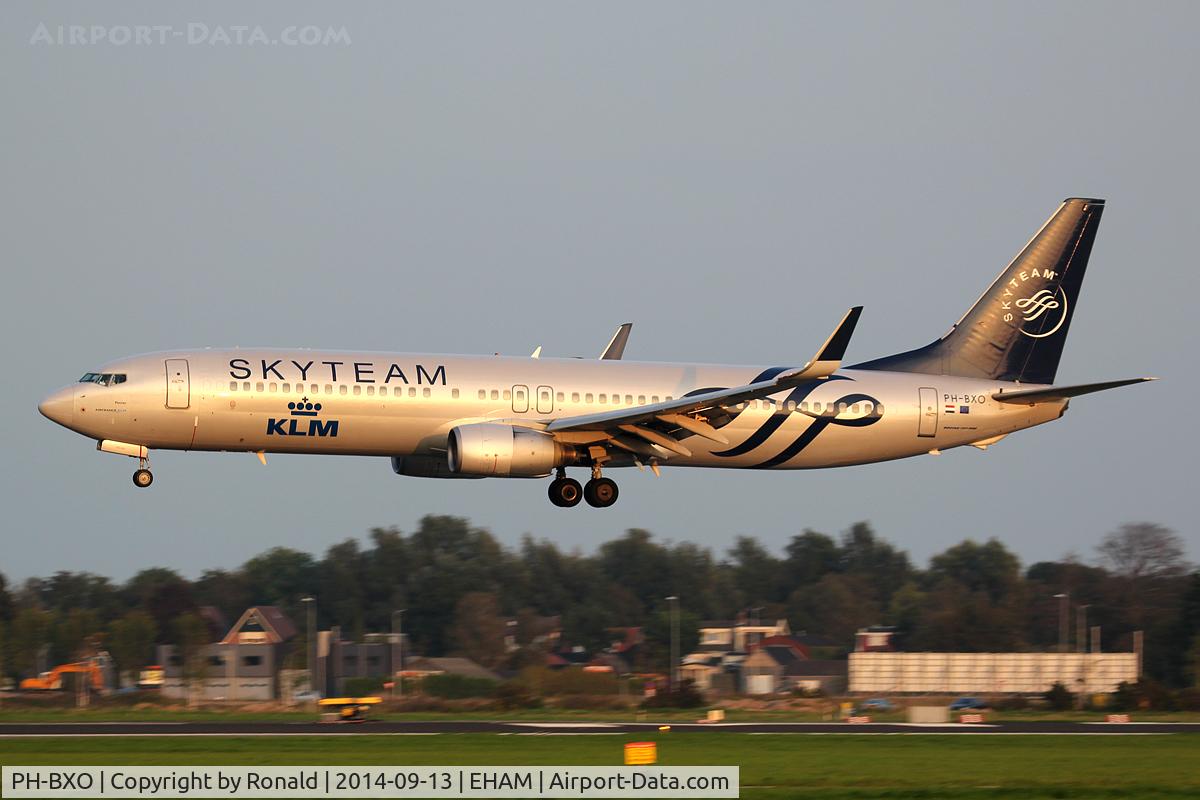 PH-BXO, 2001 Boeing 737-9K2 C/N 29599, at spl