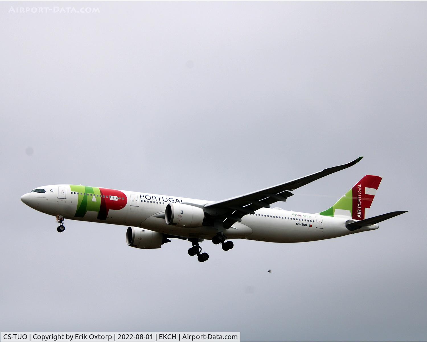 CS-TUO, 2019 Airbus A330-941 C/N 1922, CS-TUO landing rw 22L
