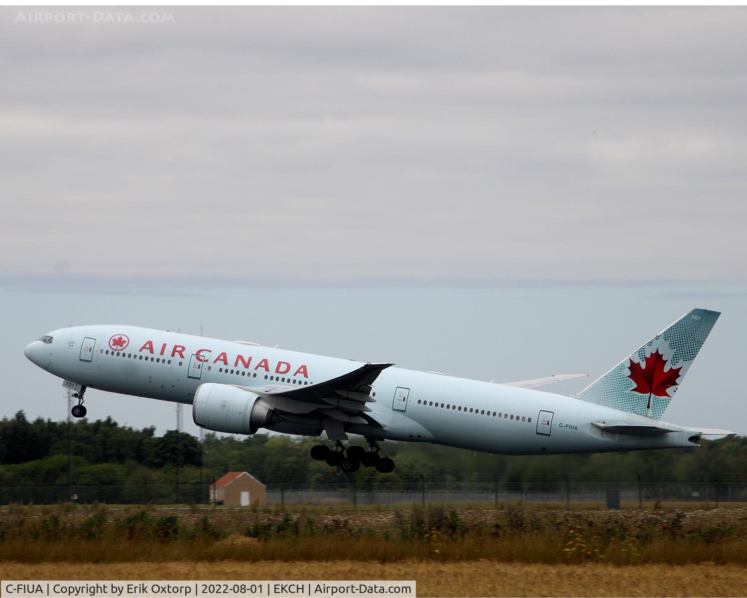 C-FIUA, 2007 Boeing 777-233/LR C/N 35239, C-FIUA taking off rw 22R