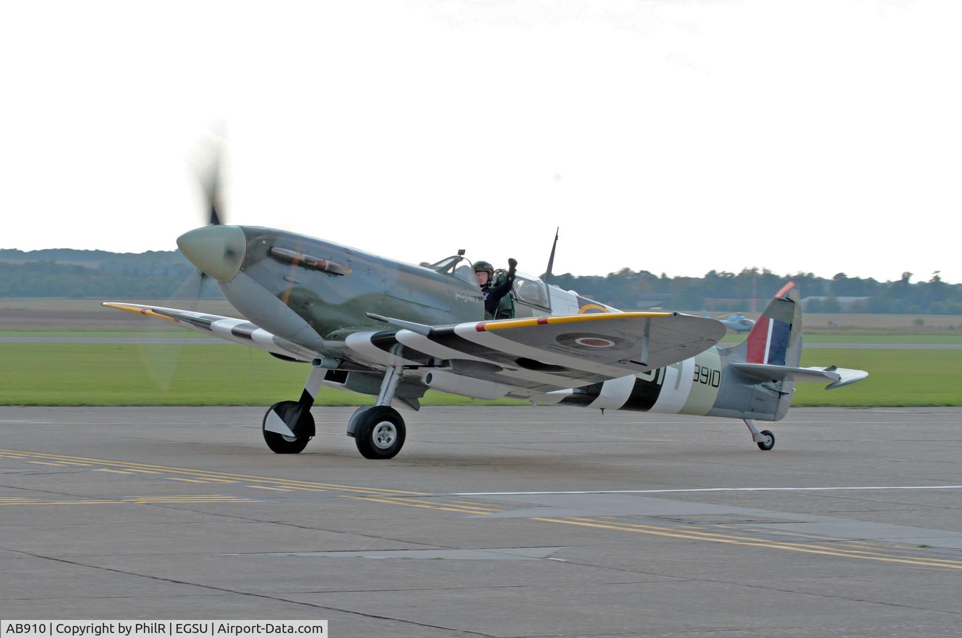 AB910, Supermarine 349 Spitfire LF.Vb C/N CBAF.1061, AB910 1941 VS Spitfire Vb BBMF BoB 75th Anniversary Duxford