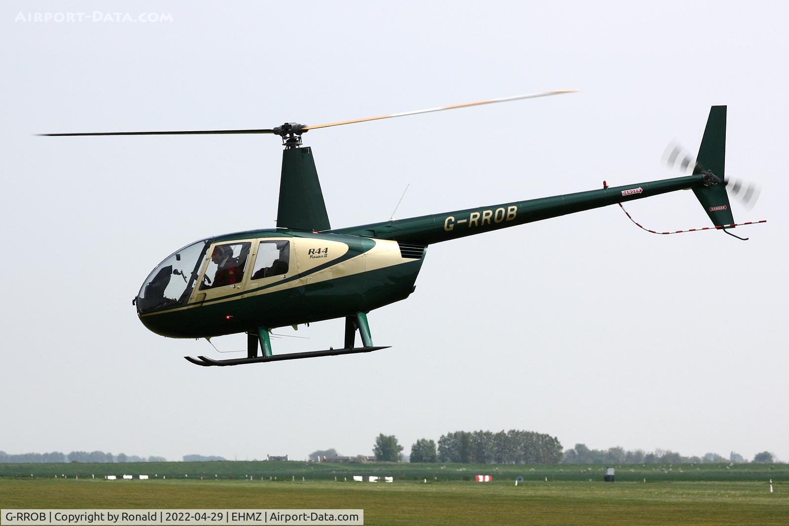 G-RROB, 2002 Robinson R44 II C/N 10011, at ehmz
