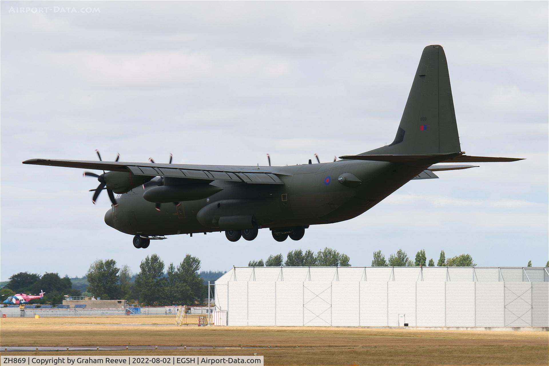 ZH869, 1997 Lockheed Martin C-130J-30 Hercules C.4 C/N 382-5444, Performing a 