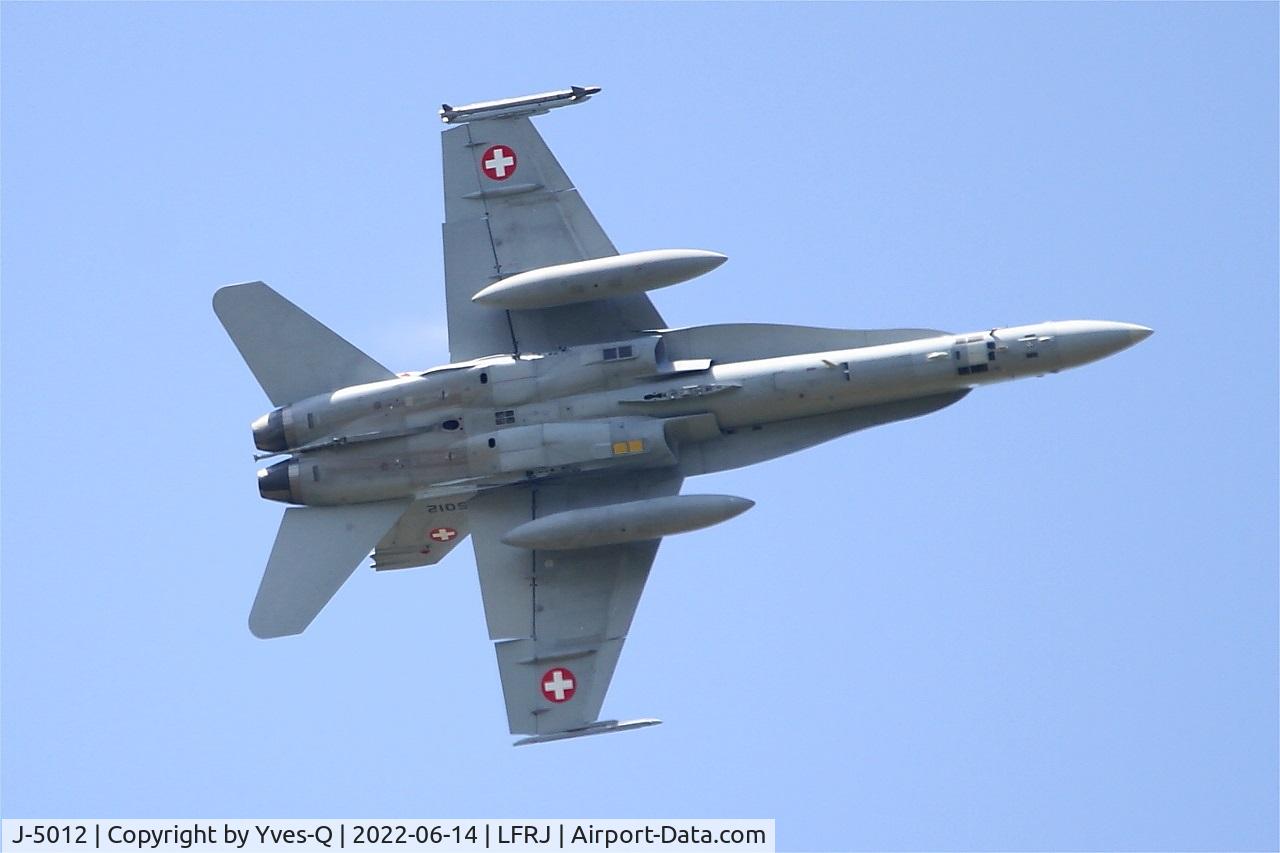 J-5012, McDonnell Douglas F/A-18C Hornet C/N 1352/SFC012, McDonnell Douglas FA-18C Hornet, Take off rwy 25, Landivisiau naval air base (LFRJ) Ocean Hit 22
