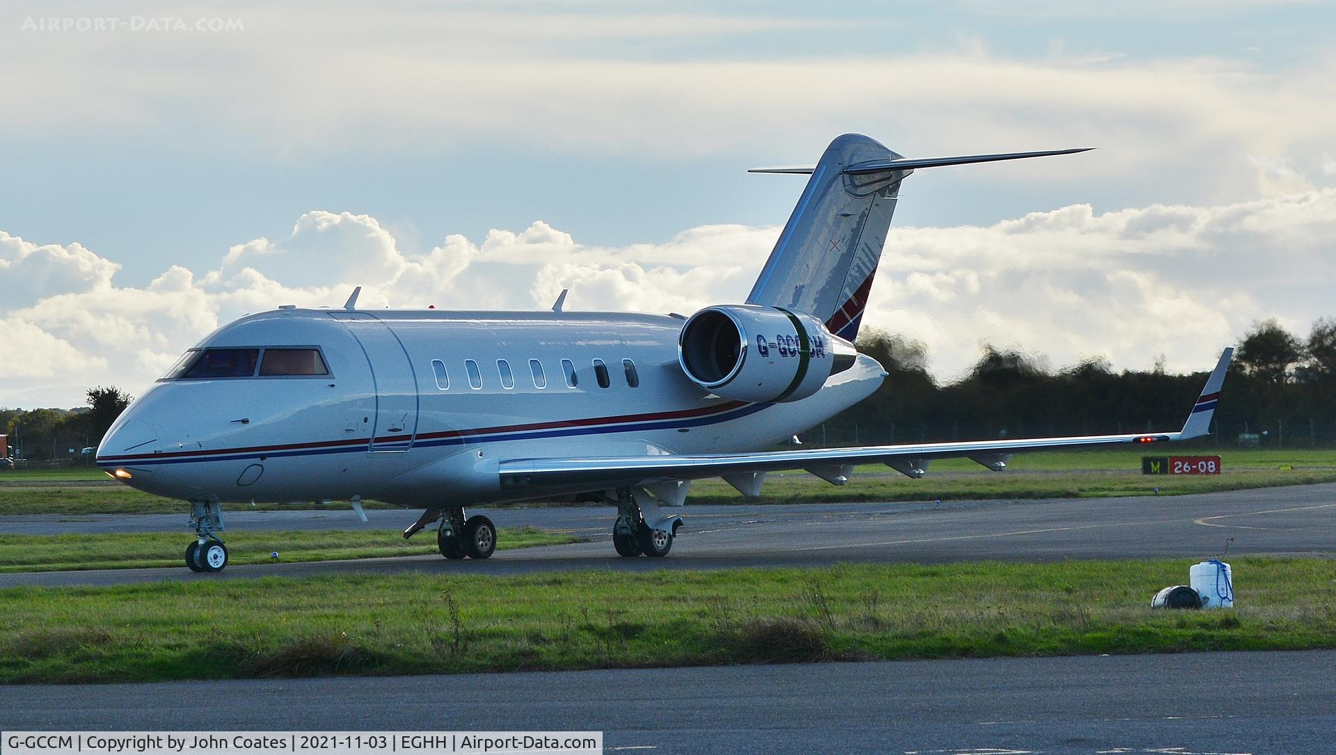 G-GCCM, 2017 Bombardier Challenger 650 (CL-600-2B16) C/N 6087, Taxiing on arrival