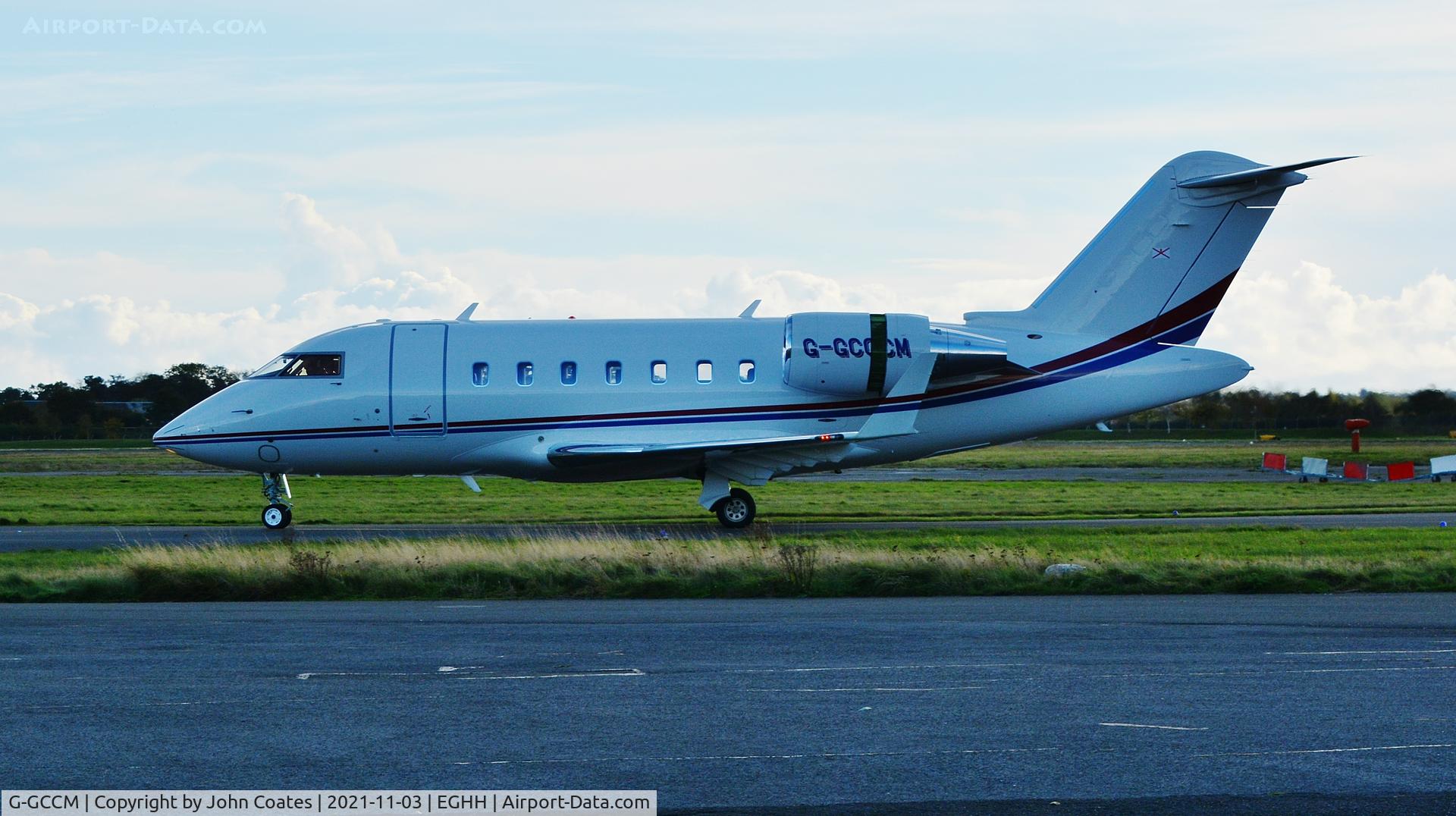 G-GCCM, 2017 Bombardier Challenger 650 (CL-600-2B16) C/N 6087, Taxiing on arrival