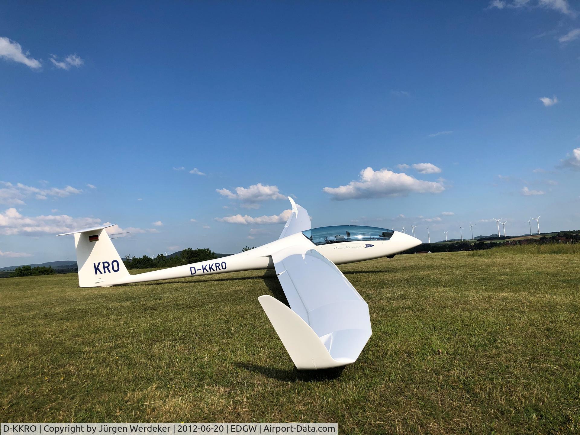 D-KKRO, 2008 Schempp-Hirth Duo Discus T C/N 185, Aufnahmevom Dortmunder Fliegerlager 2020 auf dem Flugplatz Wolfhagen 