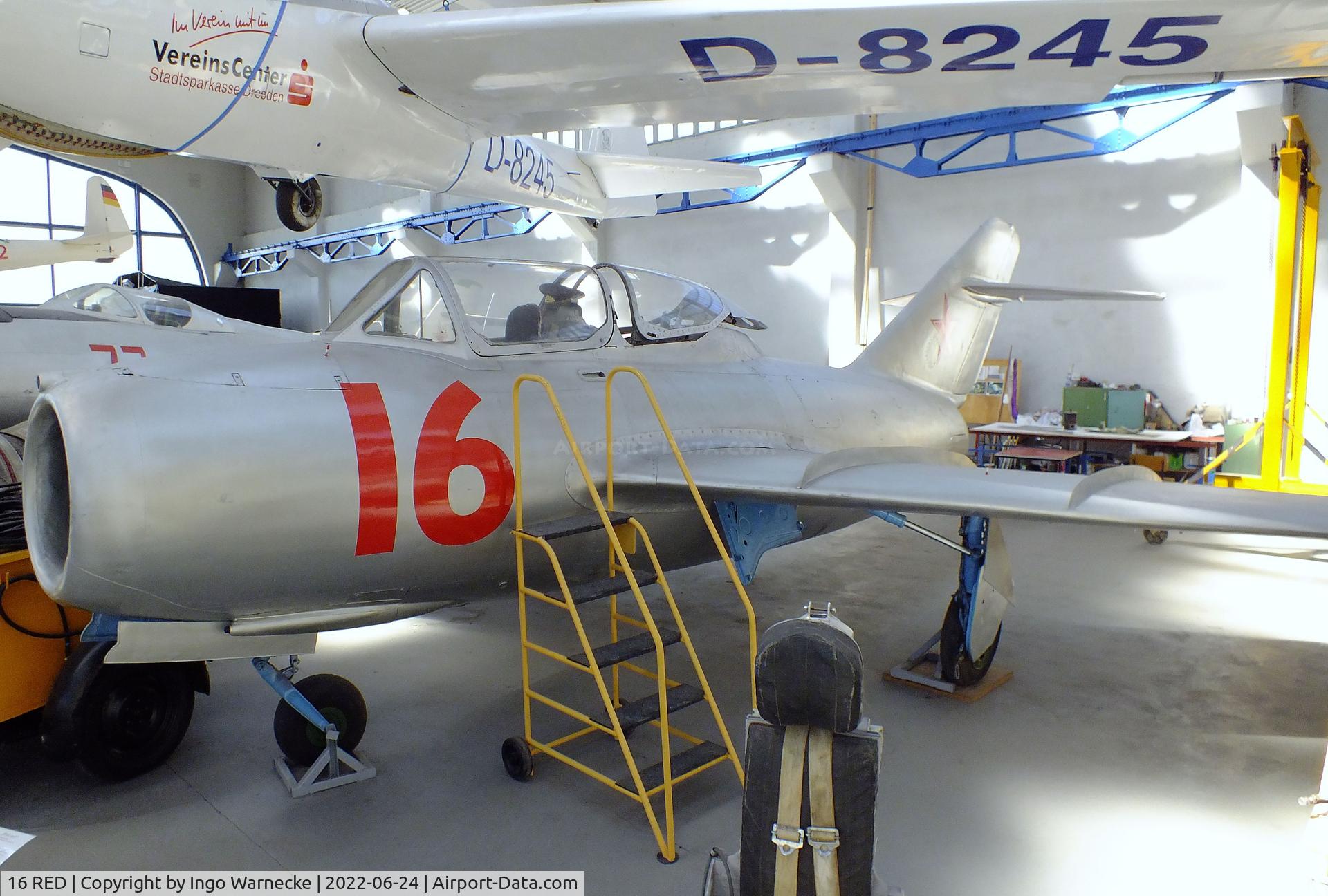 16 RED, Mikoyan-Gurevich MiG-15UTI C/N 461810, Mikoyan i Gurevich MiG-15UTI MIDGET at the Technikmuseum Hugo Junkers, Dessau
