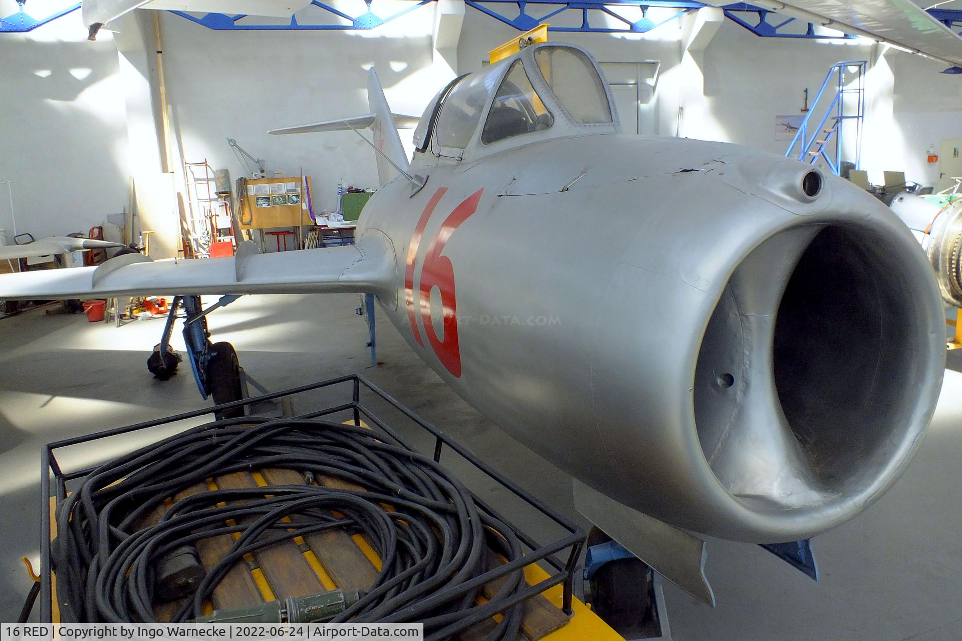 16 RED, Mikoyan-Gurevich MiG-15UTI C/N 461810, Mikoyan i Gurevich MiG-15UTI MIDGET at the Technikmuseum Hugo Junkers, Dessau