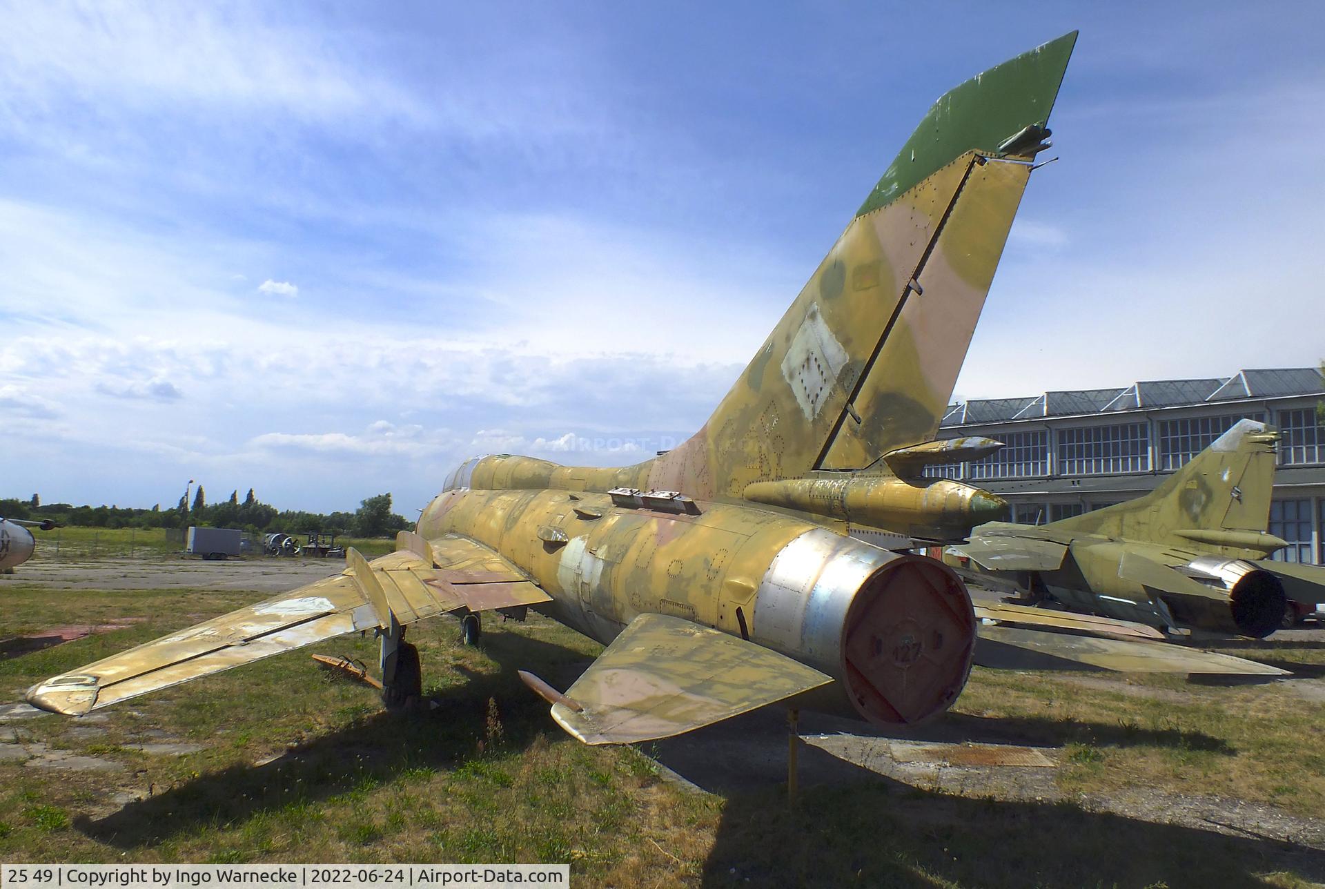 25 49, Sukhoi Su-22UM-3K C/N 17532367003, Sukhoi Su-22UM-3K FITTER-G at the Technikmuseum Hugo Junkers, Dessau