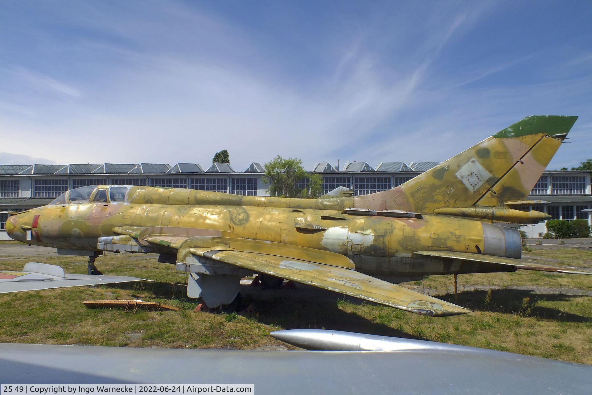 25 49, Sukhoi Su-22UM-3K C/N 17532367003, Sukhoi Su-22UM-3K FITTER-G at the Technikmuseum Hugo Junkers, Dessau