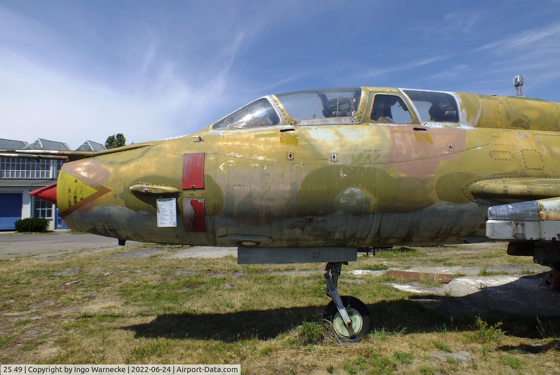 25 49, Sukhoi Su-22UM-3K C/N 17532367003, Sukhoi Su-22UM-3K FITTER-G at the Technikmuseum Hugo Junkers, Dessau