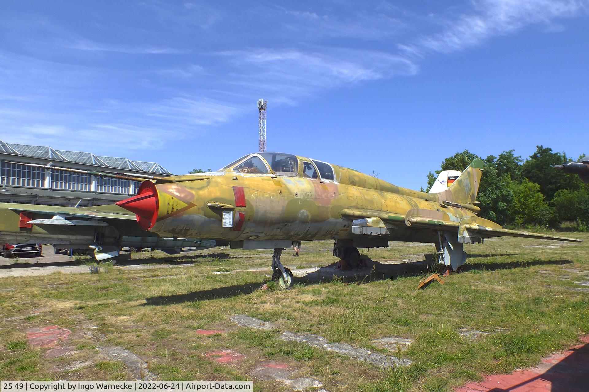 25 49, Sukhoi Su-22UM-3K C/N 17532367003, Sukhoi Su-22UM-3K FITTER-G at the Technikmuseum Hugo Junkers, Dessau