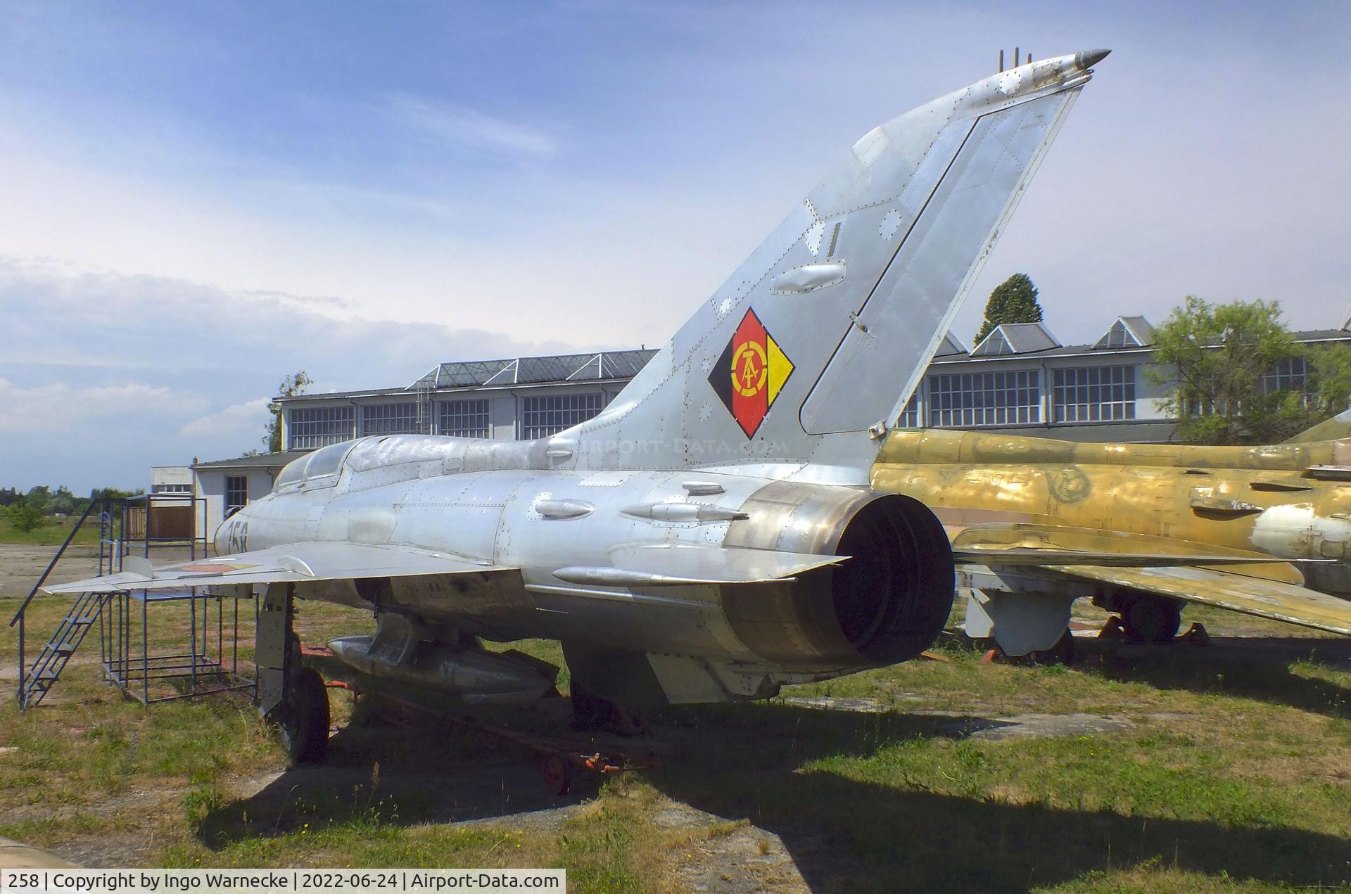 258, 1965 Mikojan- Gurewitsch MIG-21U-400 C/N 66 1118, Mikoyan i Gurevich MiG-21U-400 MONGOL-A at the Technikmuseum Hugo Junkers, Dessau