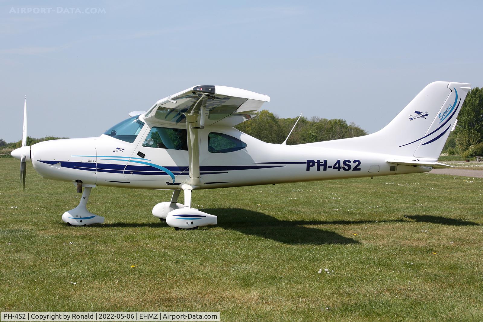 PH-4S2, Sirius TL Ultralight TL-3000 C/N 18SI172, at ehmz