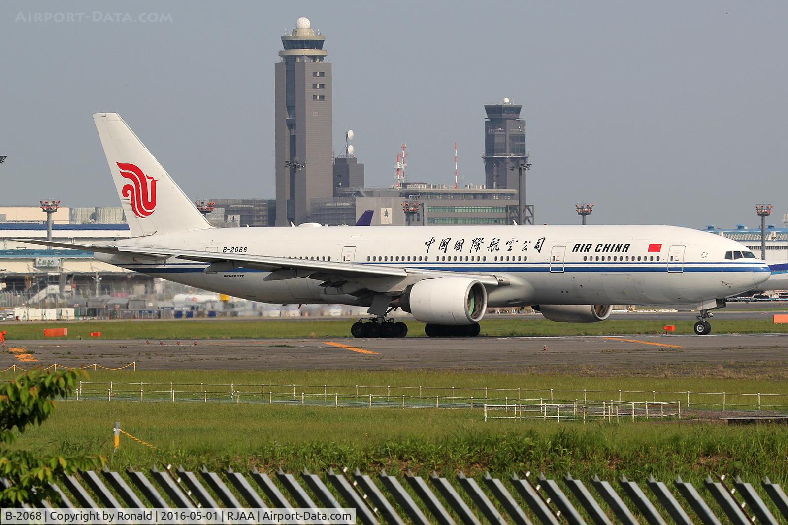 B-2068, 2001 Boeing 777-2J6 C/N 29747, at nrt