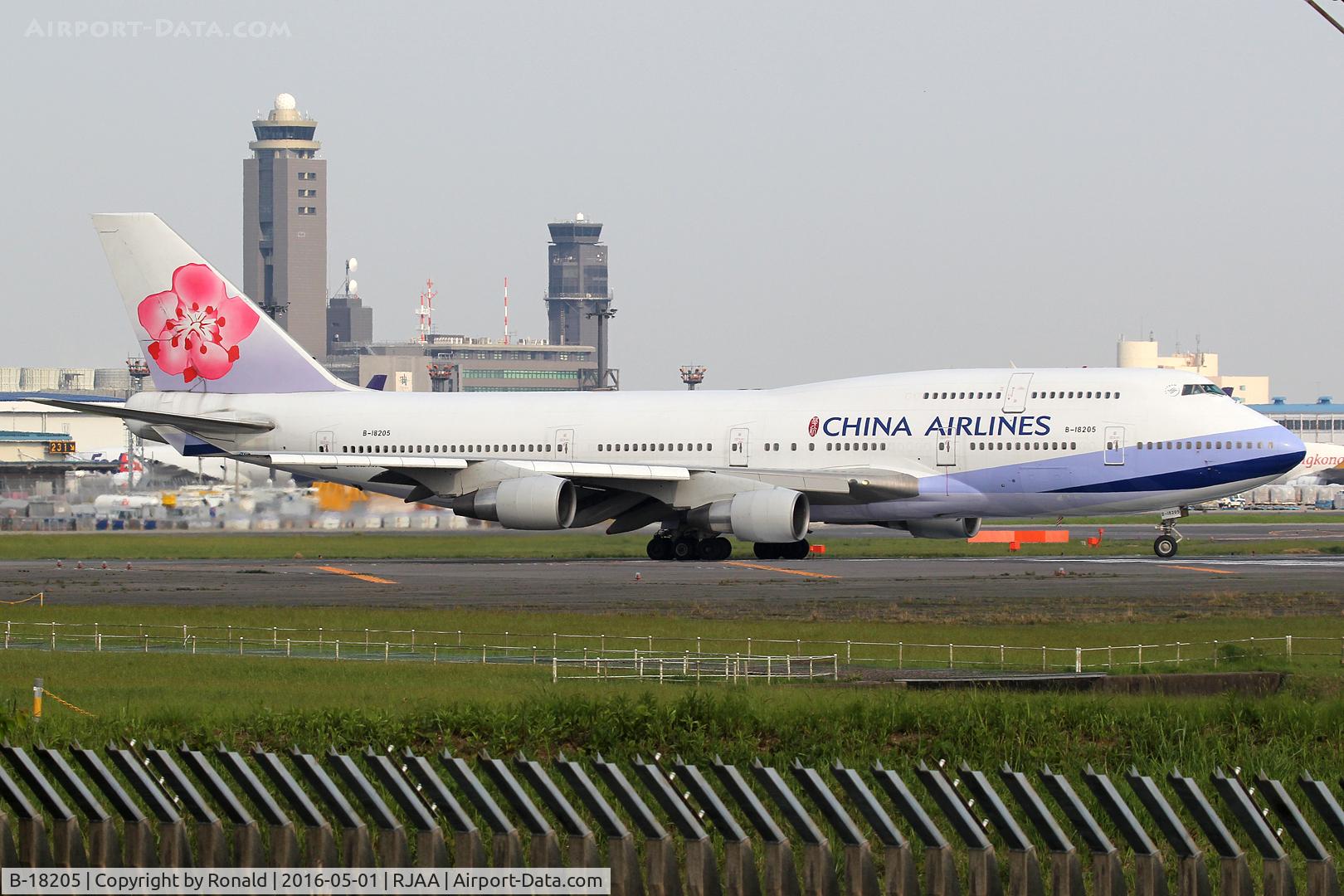B-18205, Boeing 747-409 C/N 28712, at nrt