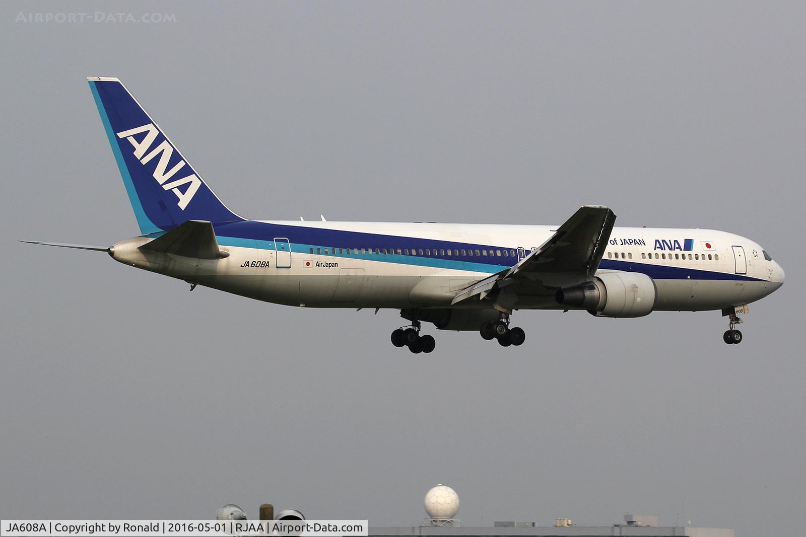 JA608A, 2002 Boeing 767-381/ER C/N 32977, at nrt
