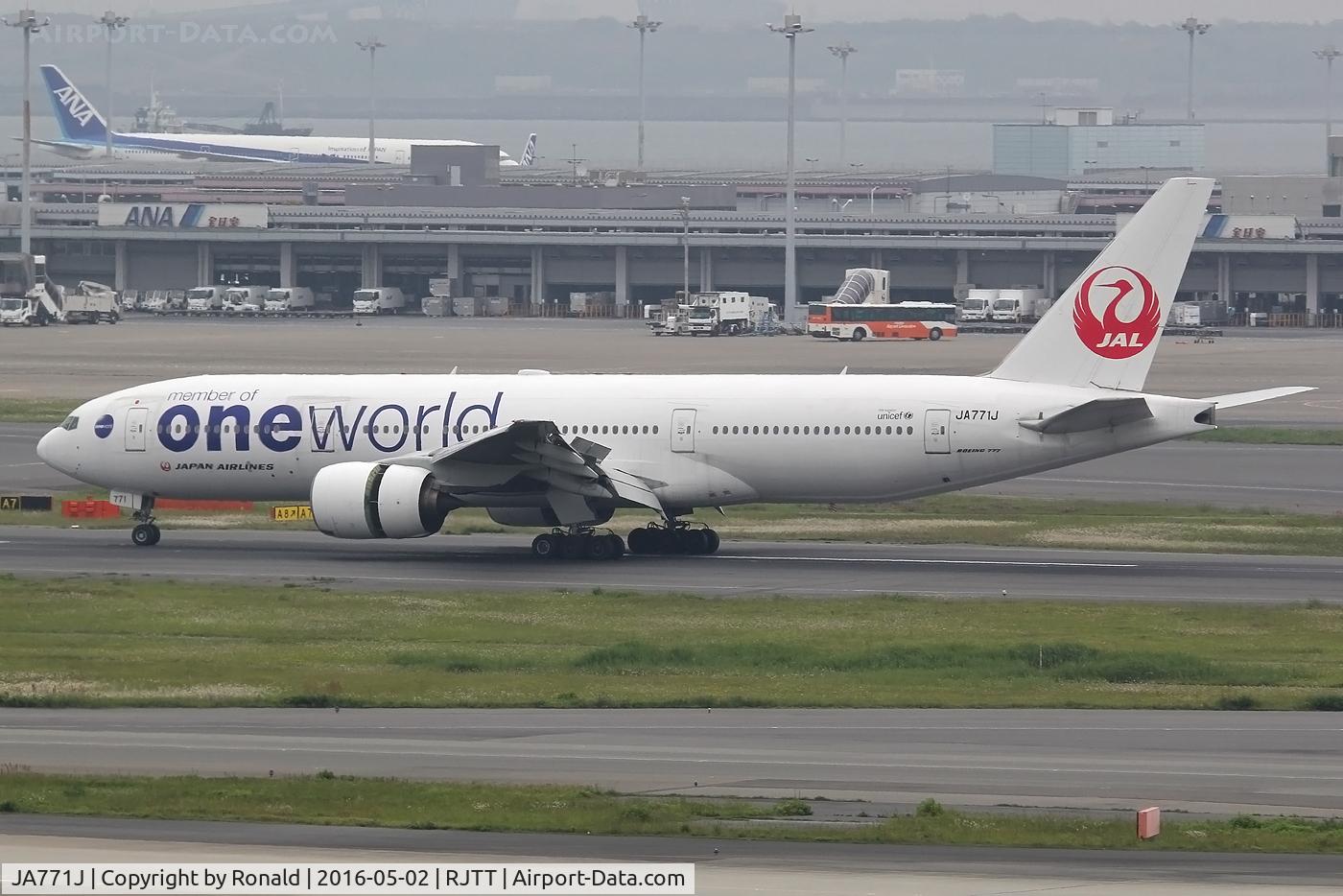 JA771J, 2003 Boeing 777-246 C/N 27656, at hnd
