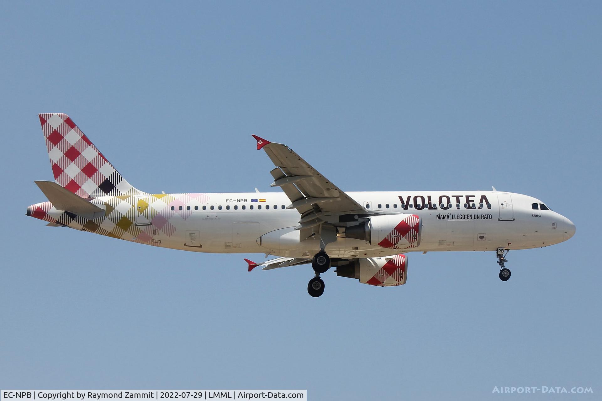 EC-NPB, 2009 Airbus A320-214 C/N 3949, A320 EC-NPB Volotea