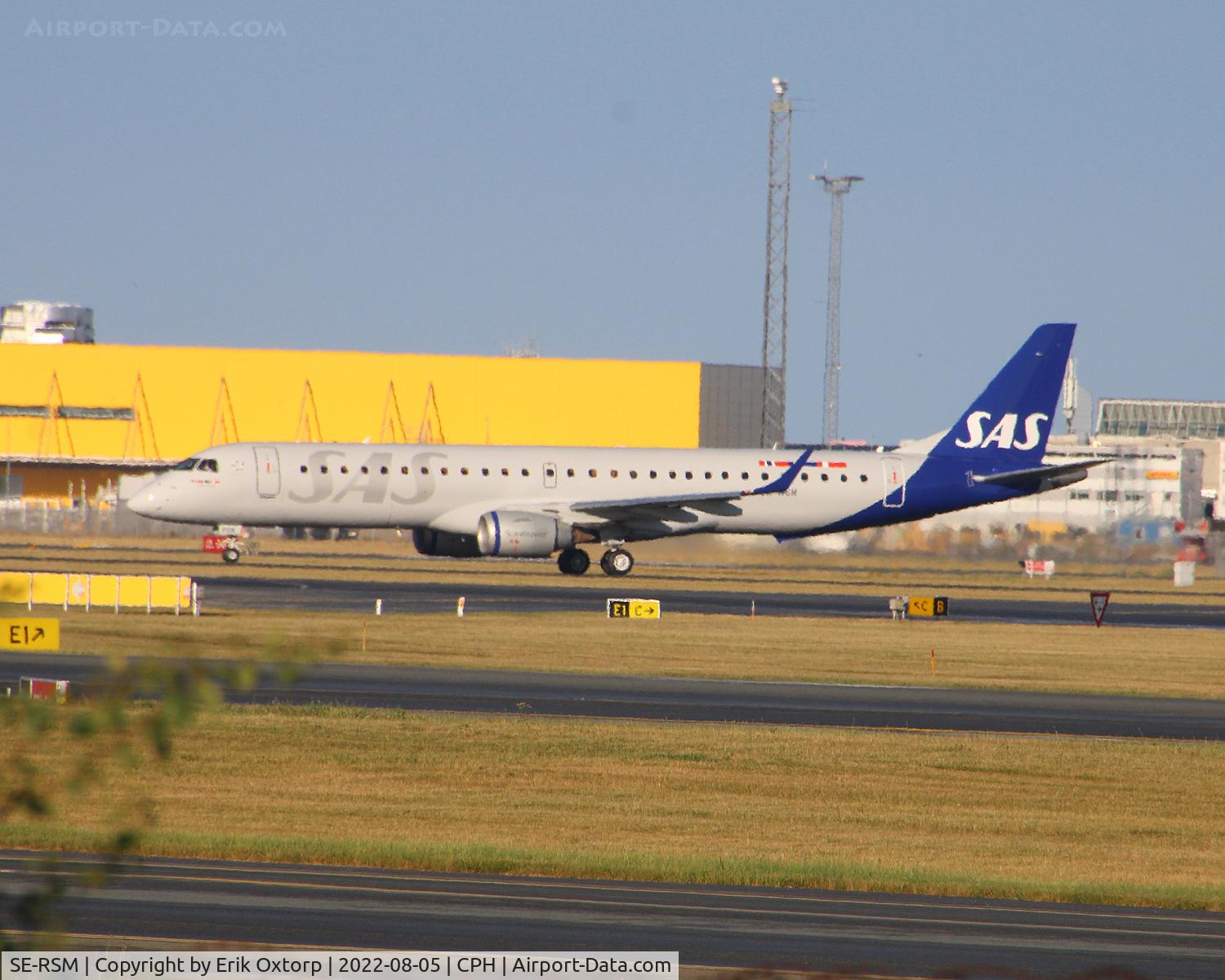 SE-RSM, 2007 Embraer ERJ 190-200LR (ERJ 195LR) C/N 1900053, SE-RSM landed rw 22L