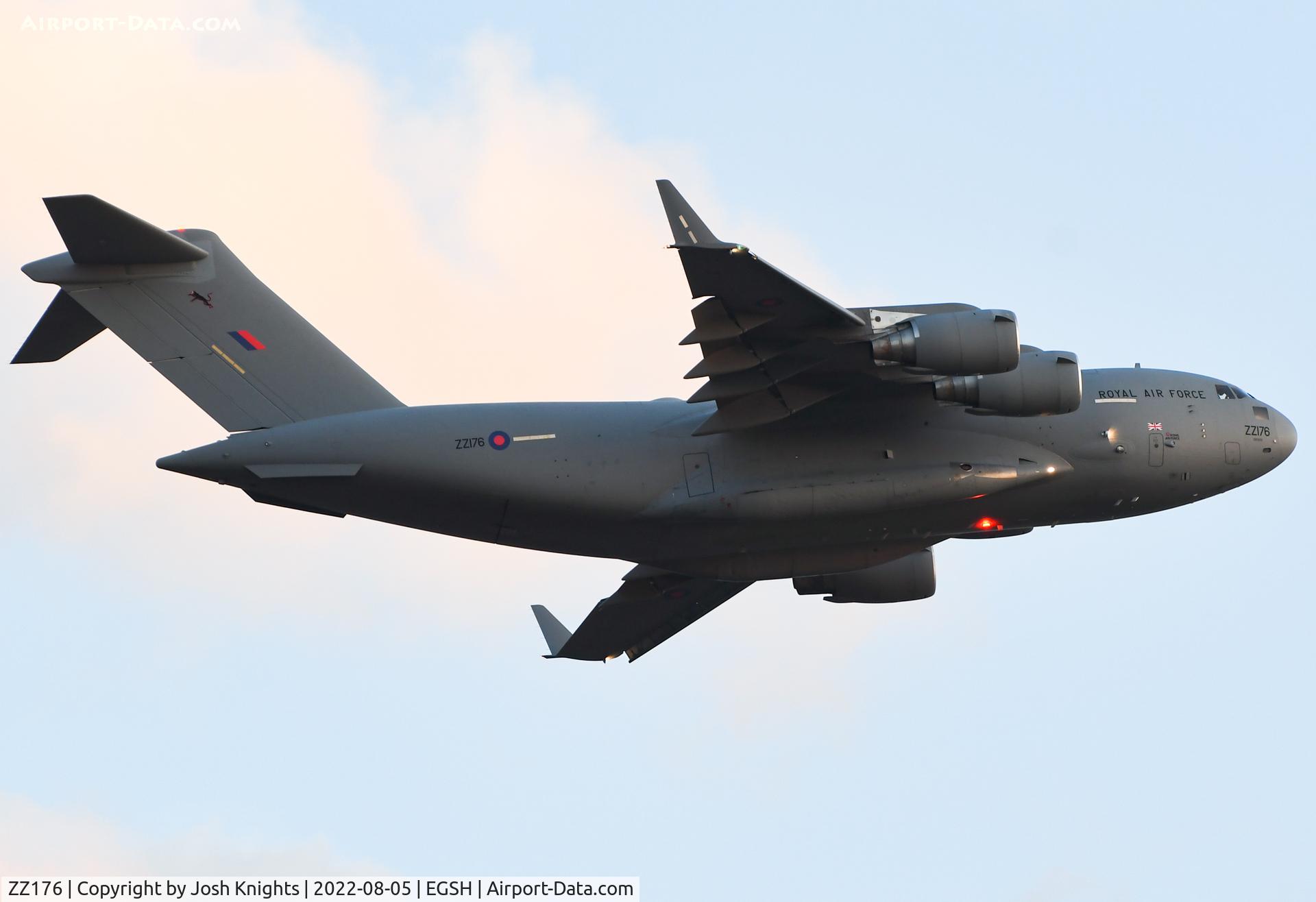 ZZ176, 2008 Boeing C-17A Globemaster III C/N F-190, Climbing Out of RWY27.