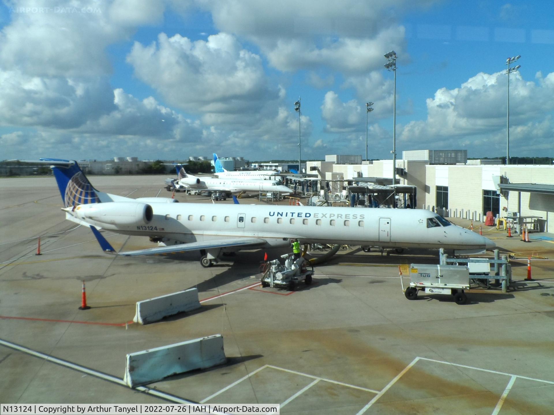 N13124, 2003 Embraer ERJ-145XR (EMB-145XR) C/N 145689, At the gate at IAH