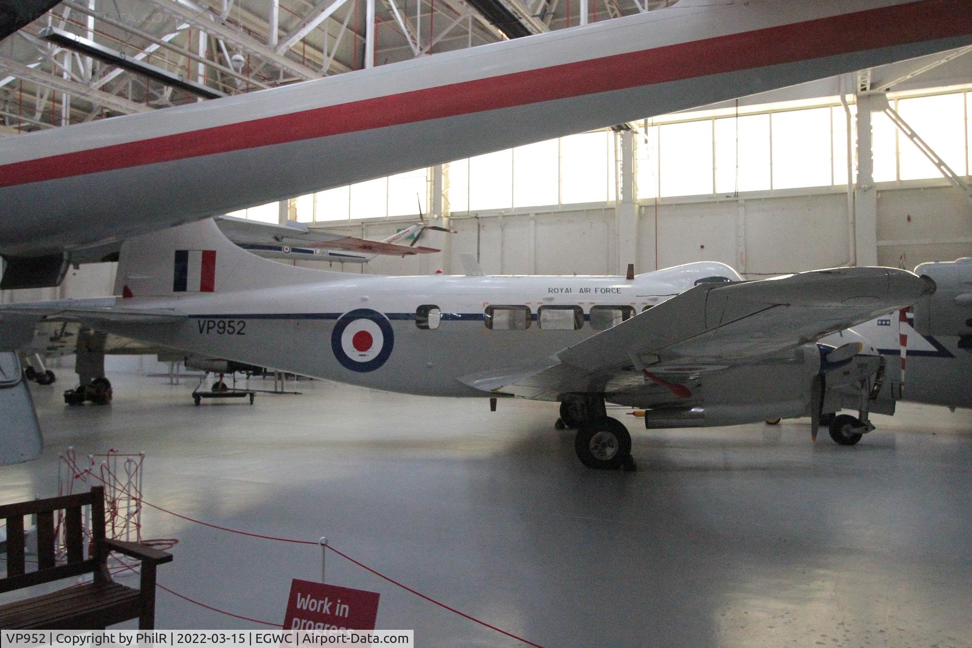 VP952, De Havilland DH-104 Devon C.2 C/N 04048, VP952 1947 DH104 Devon C2 Cosford Aerospace Museum