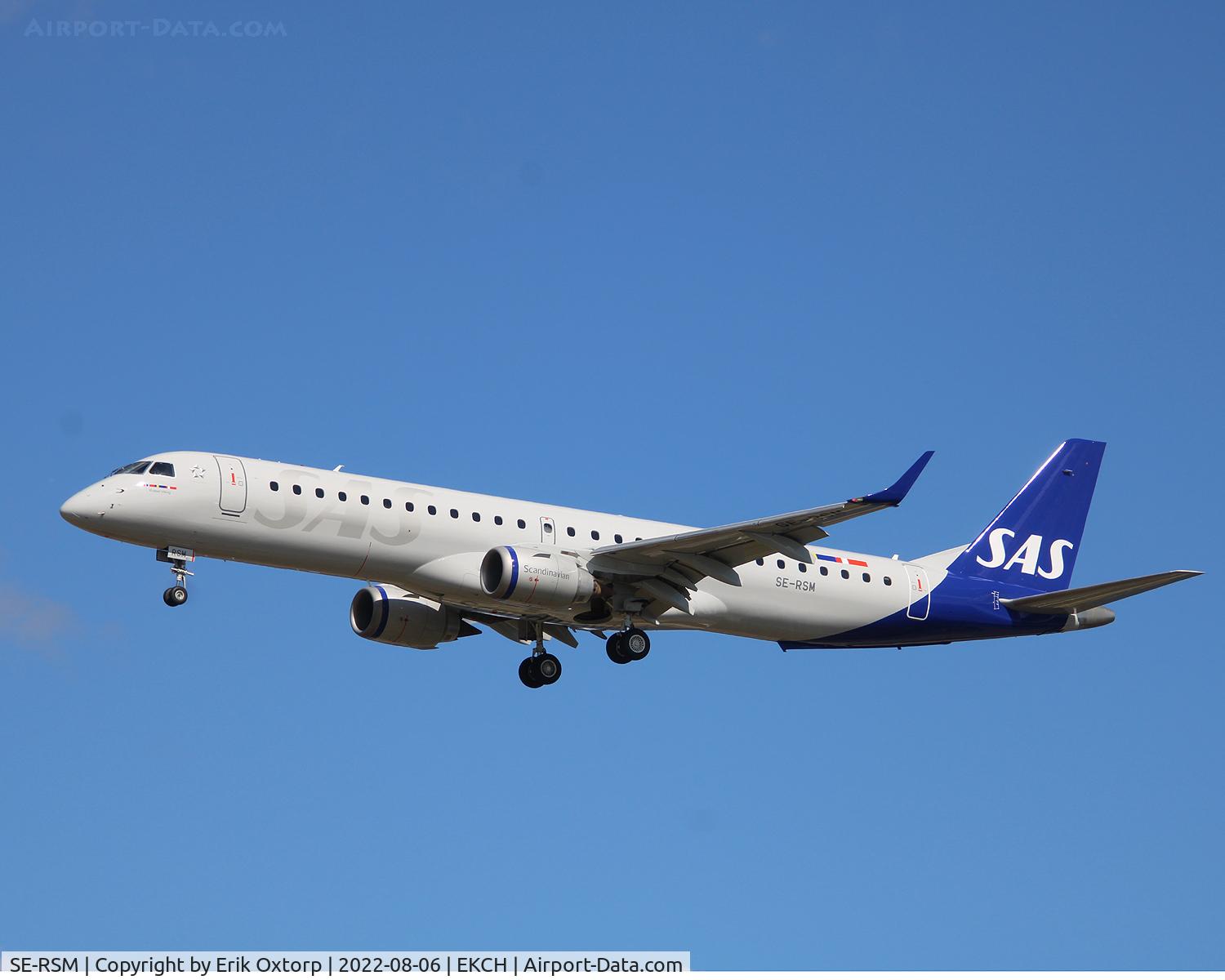 SE-RSM, 2007 Embraer ERJ 190-200LR (ERJ 195LR) C/N 1900053, SE-RSM landing rw 22L