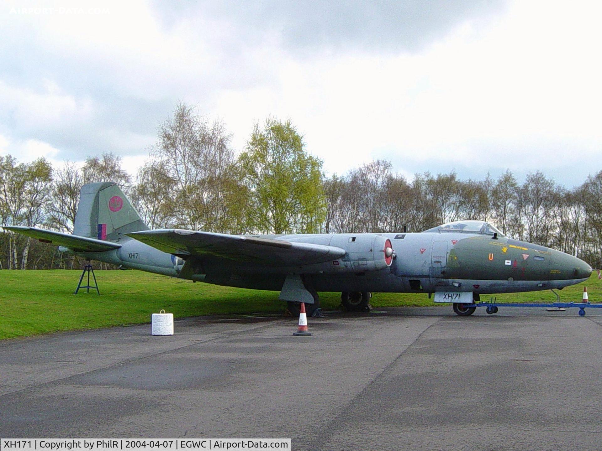 XH171, 1960 English Electric Canberra PR.9 C/N SH1735, 1960 English Electric Canberra PR9 XH171 Cosford