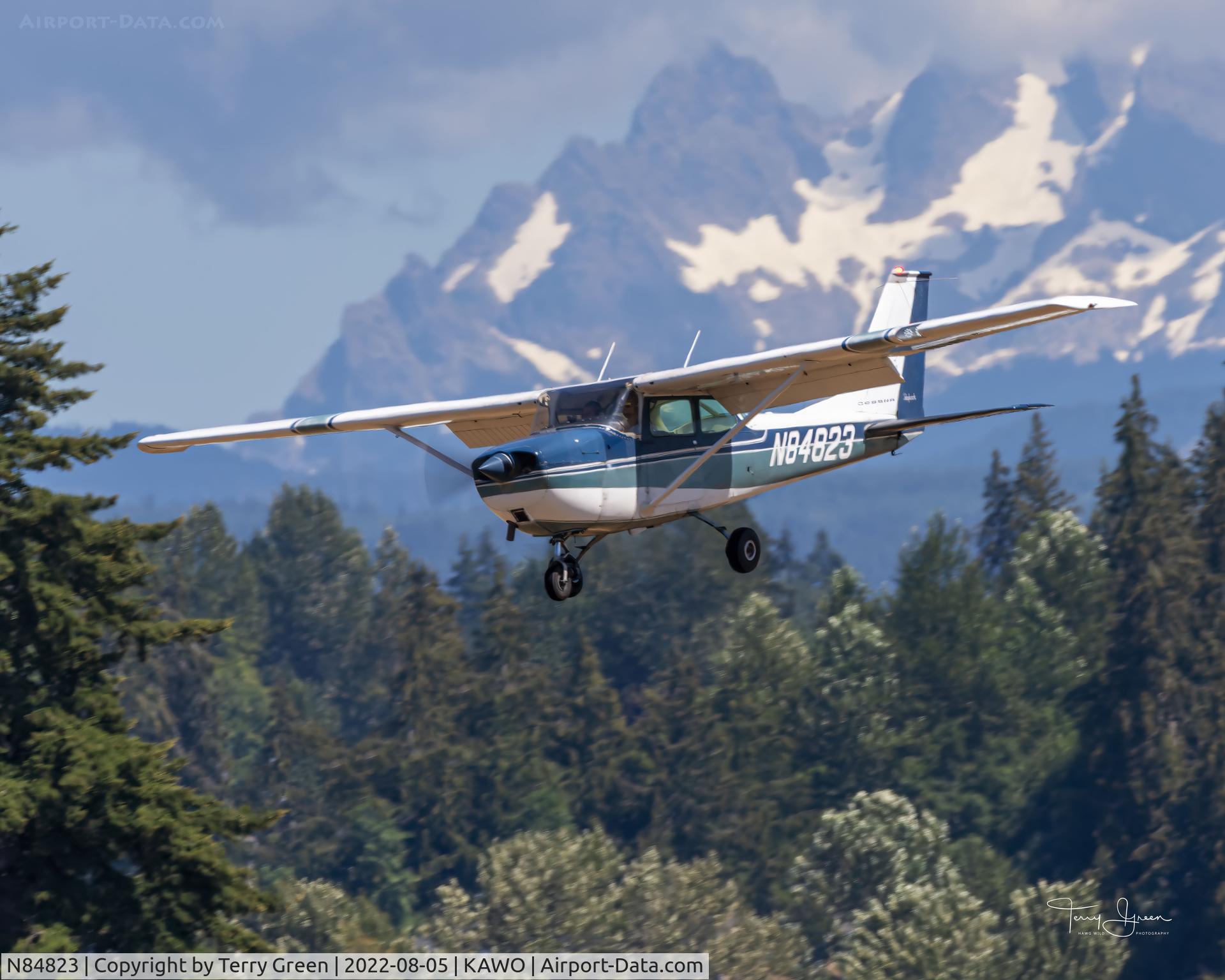 N84823, 1969 Cessna 172K Skyhawk C/N 17258630, KAWO