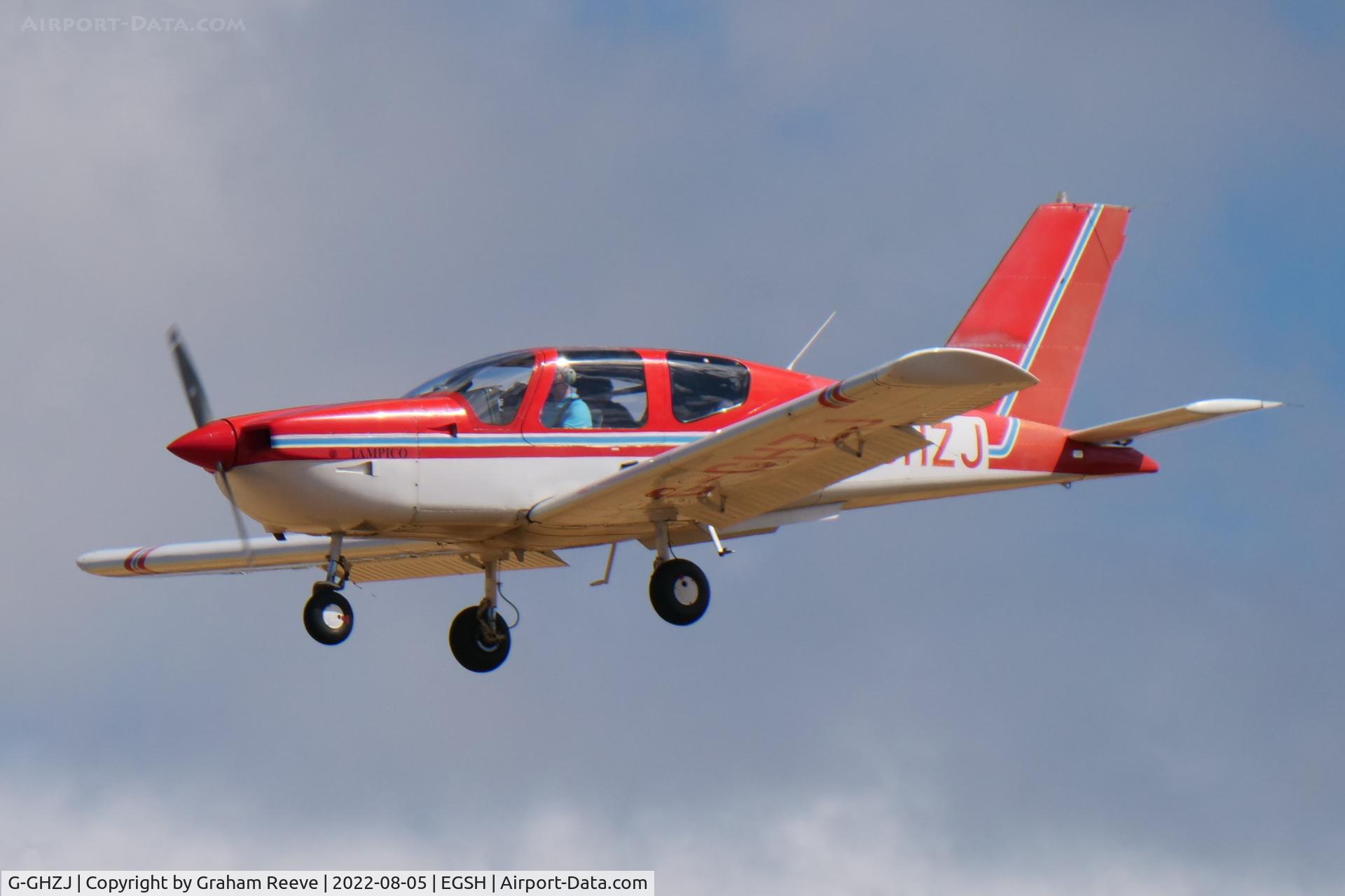 G-GHZJ, 1989 Socata TB-9 Tampico C/N 941, Landing at Norwich.