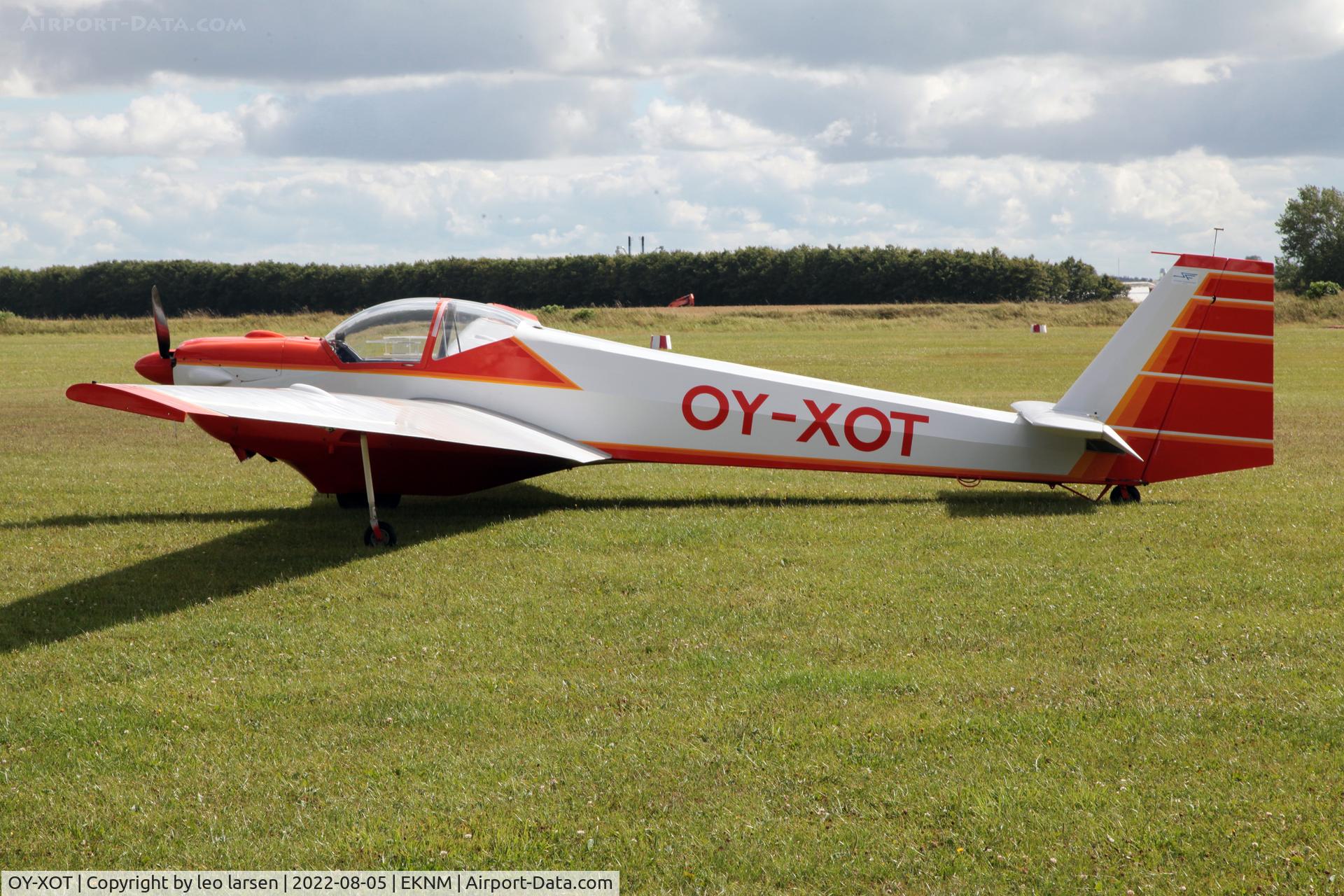 OY-XOT, 1977 Scheibe SF-25E Super Falke C/N 4327, Mors Tødsø 5.8.2022
